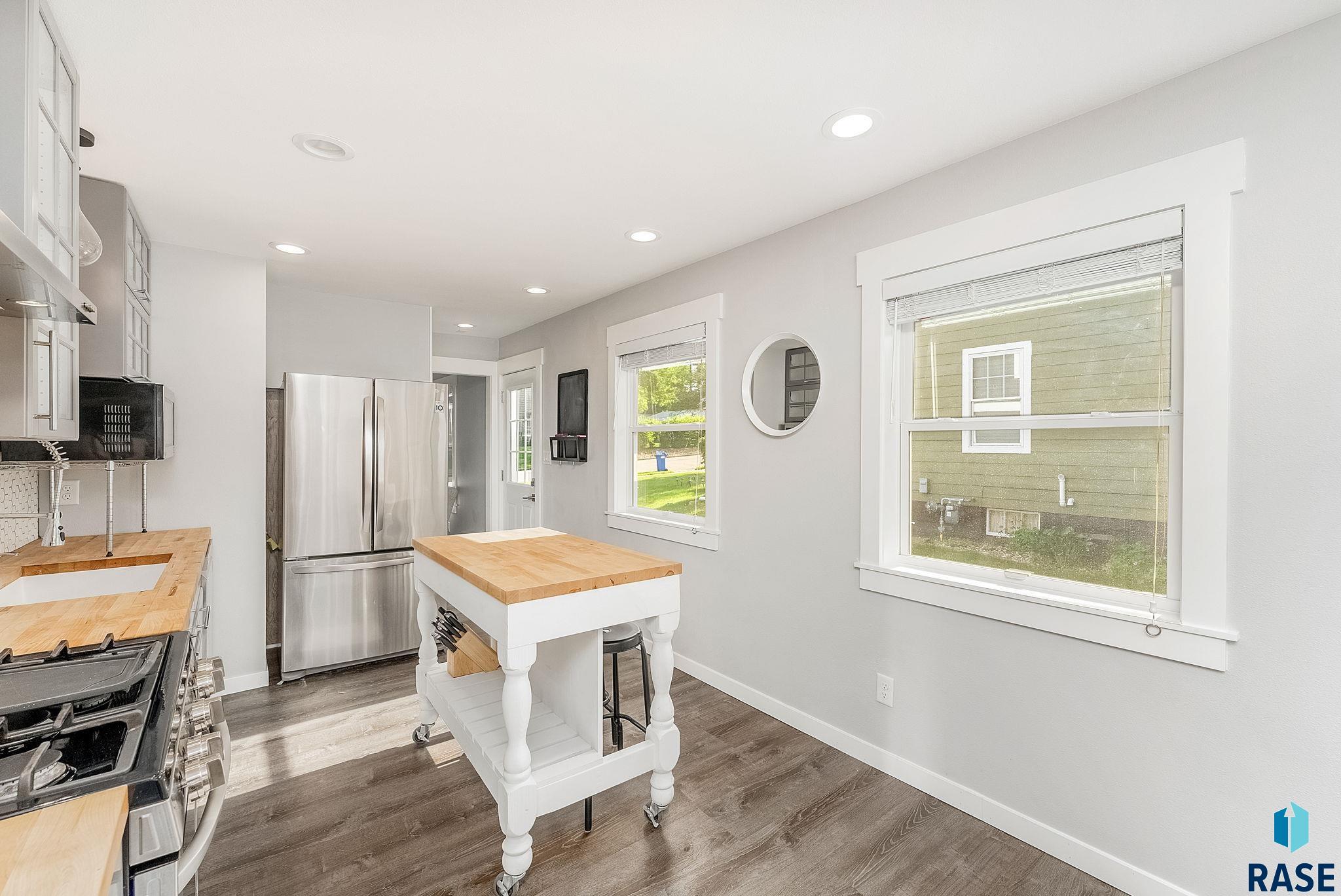 Sioux Falls, South Dakota 57105, United States, 3 Bedrooms Bedrooms, ,2 BathroomsBathrooms,Residential,Pending,153260