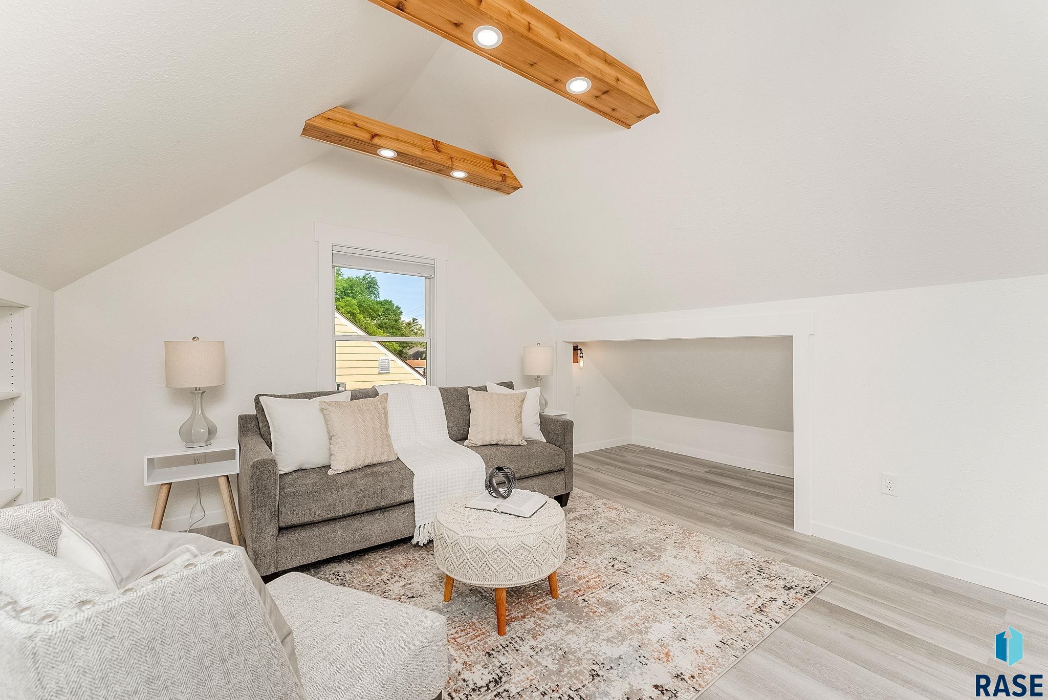 Sioux Falls, South Dakota 57105, United States, 3 Bedrooms Bedrooms, ,2 BathroomsBathrooms,Residential,Pending,153260