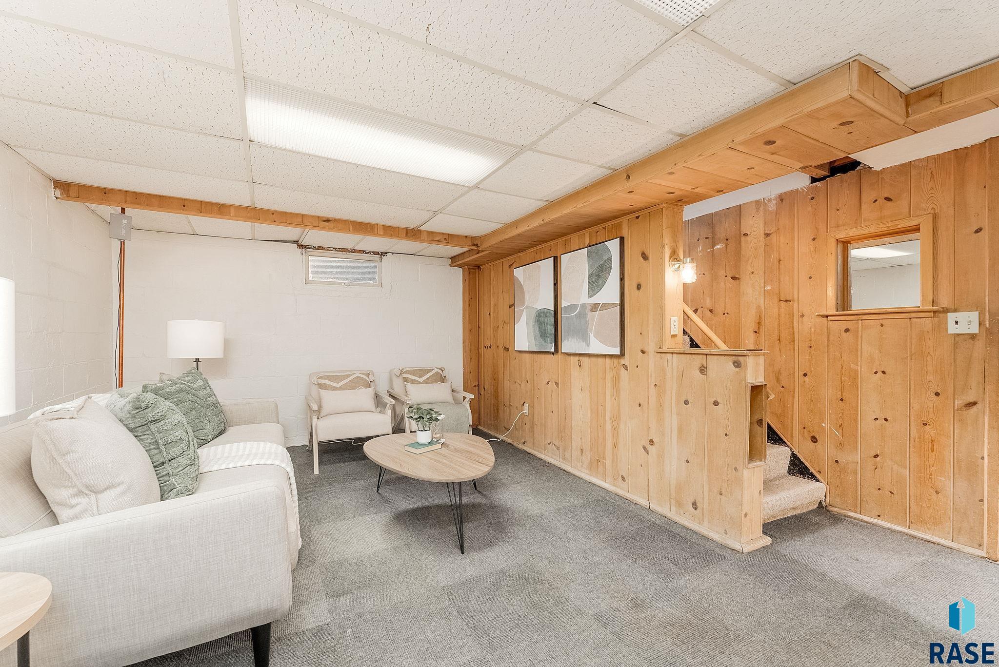 Sioux Falls, South Dakota 57105, United States, 3 Bedrooms Bedrooms, ,2 BathroomsBathrooms,Residential,Pending,153260