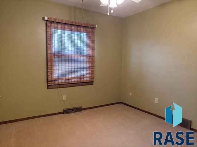 517 E Lotta St Street, Sioux Falls, South Dakota image 14
