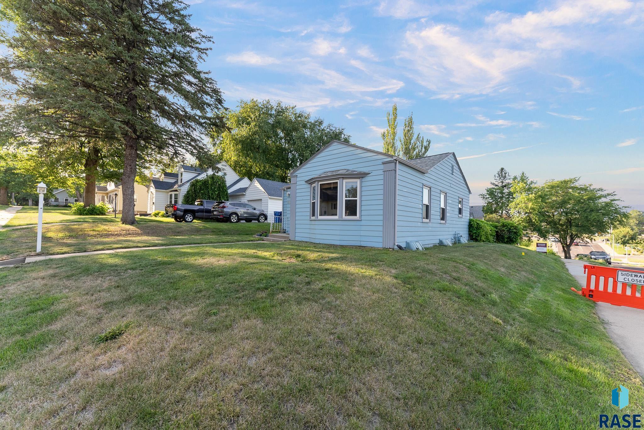 Sioux Falls, South Dakota 57104, United States, 3 Bedrooms Bedrooms, ,2 BathroomsBathrooms,Residential,Contingent,77265