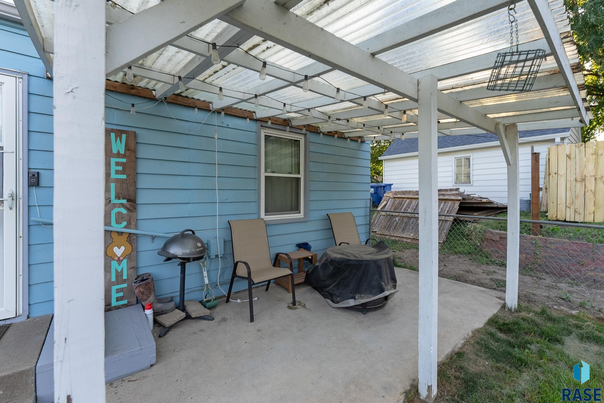 Sioux Falls, South Dakota 57104, United States, 3 Bedrooms Bedrooms, ,2 BathroomsBathrooms,Residential,Contingent,77265