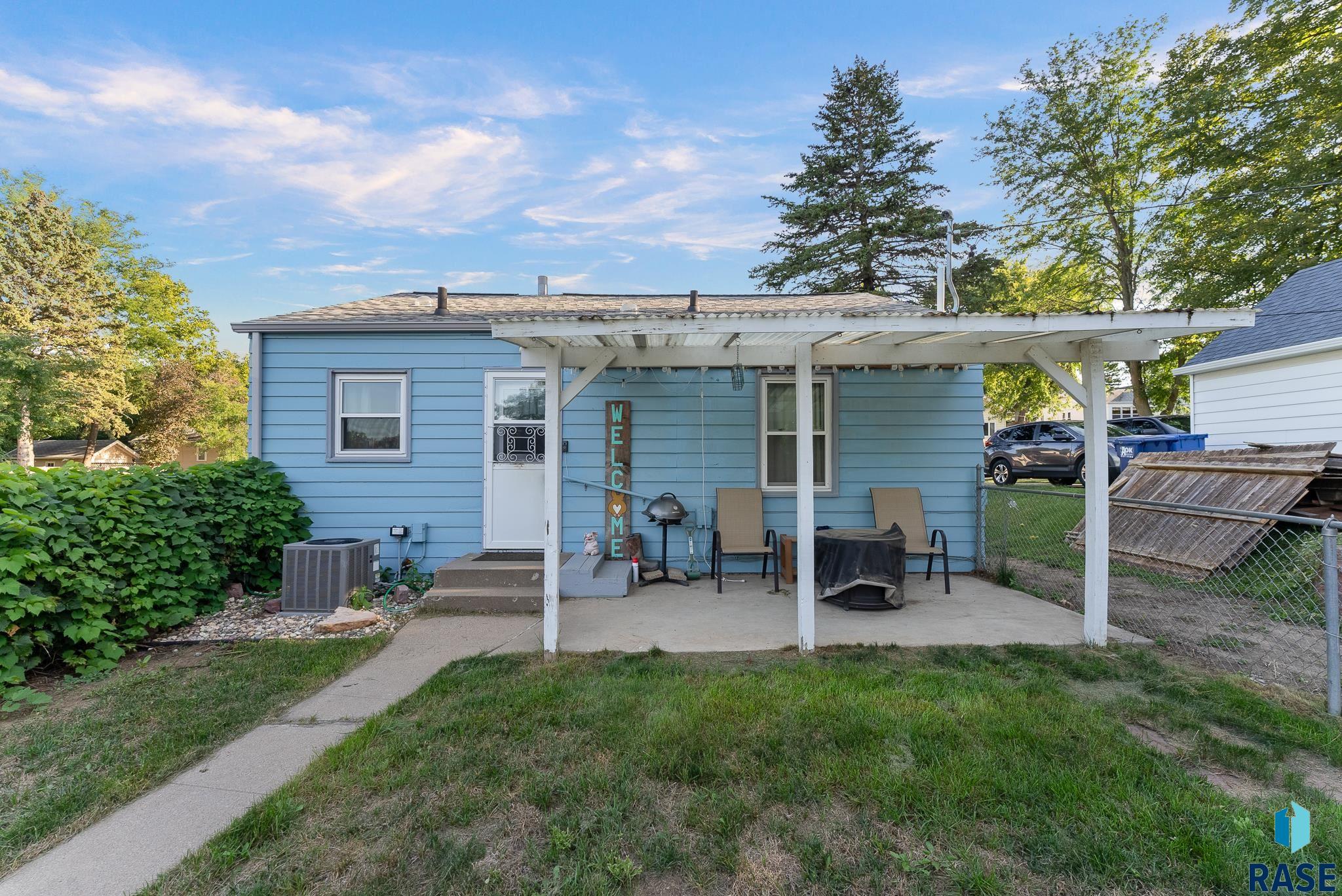 Sioux Falls, South Dakota 57104, United States, 3 Bedrooms Bedrooms, ,2 BathroomsBathrooms,Residential,Contingent,77265