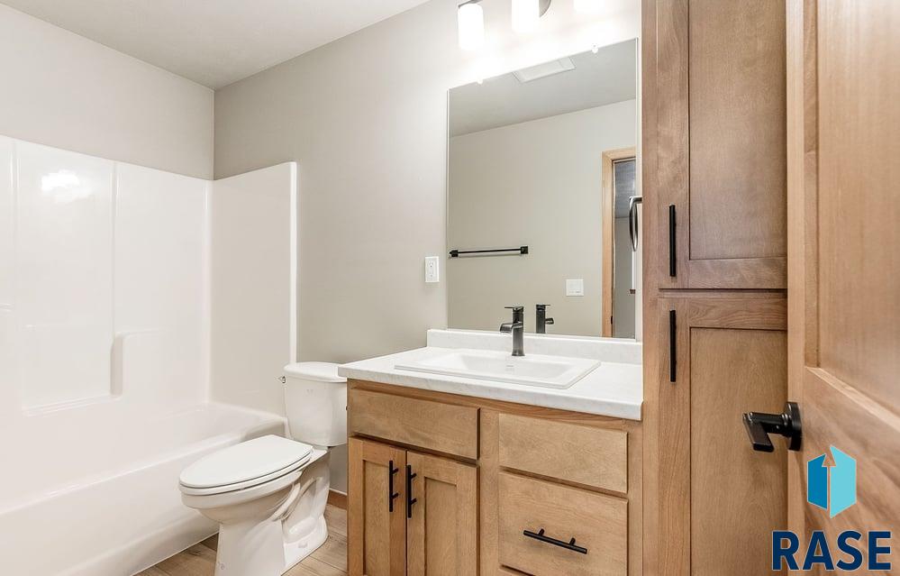 6825 W 5th St Street, Sioux Falls, New Jersey image 3