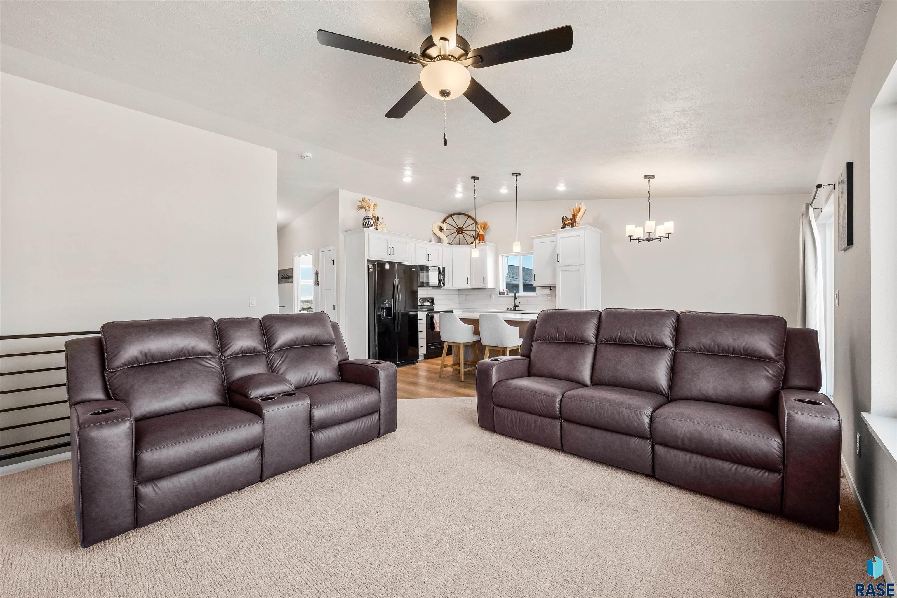 812 Sarah C Cir Circle, Garretson, New Jersey image 6