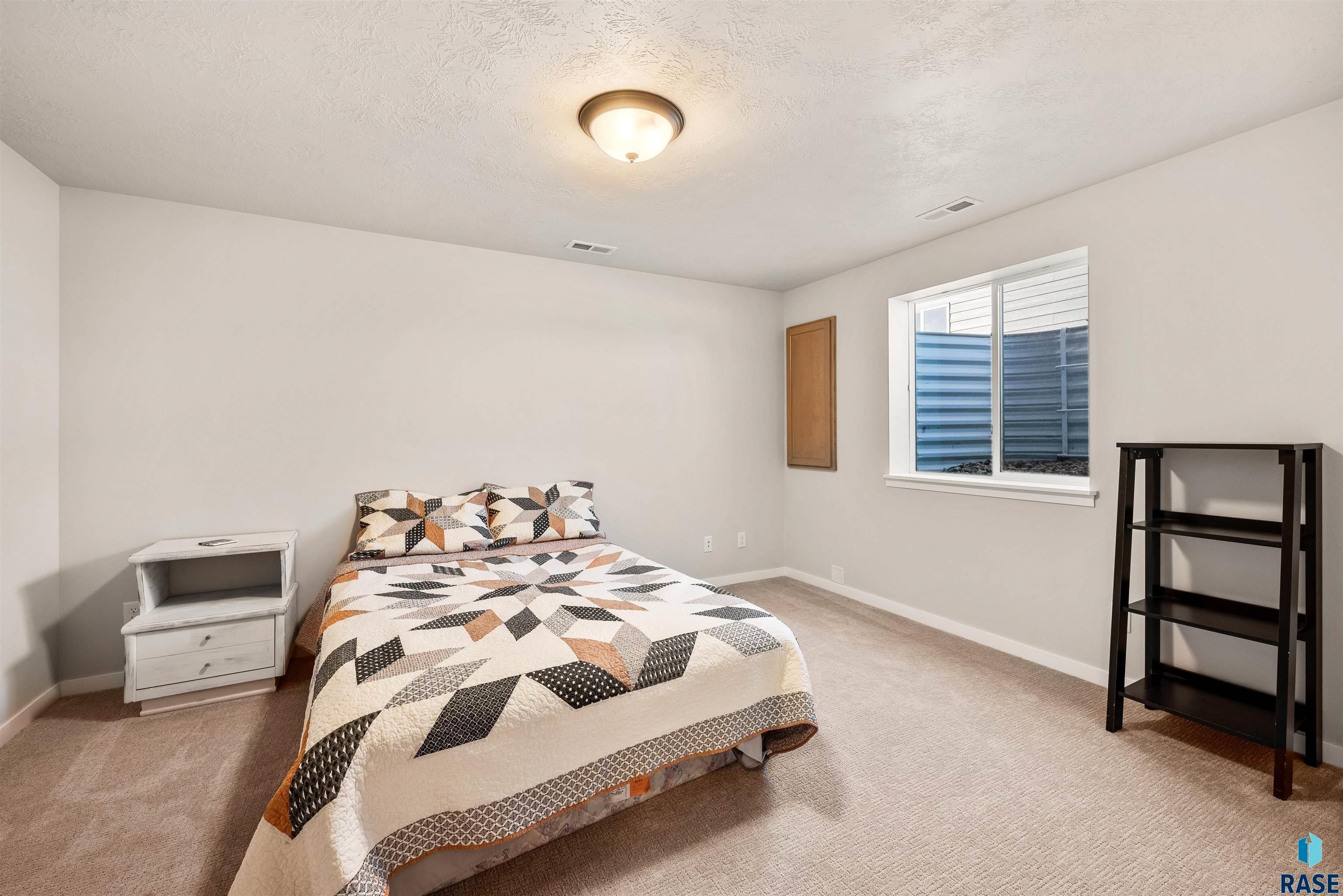 812 Sarah C Cir Circle, Garretson, New Jersey image 14