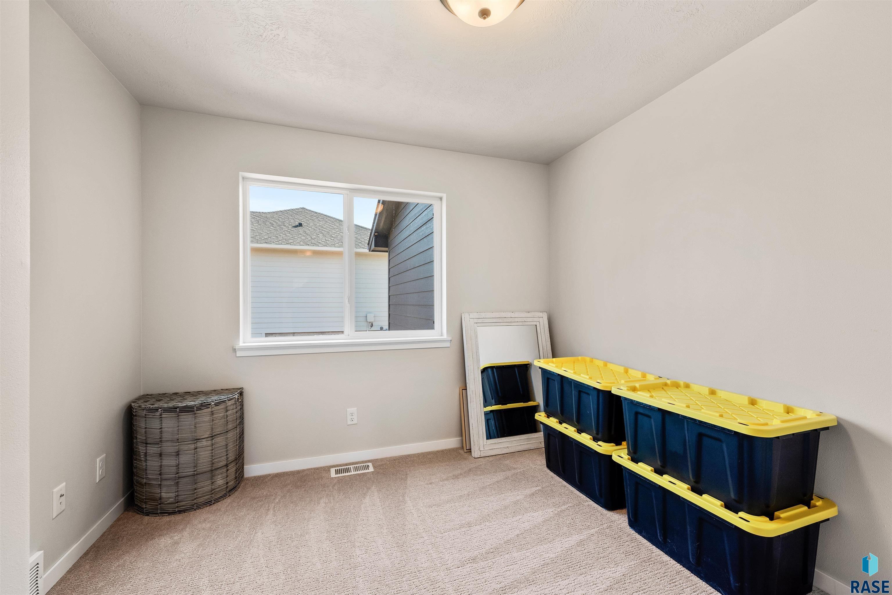 812 Sarah C Cir Circle, Garretson, New Jersey image 15