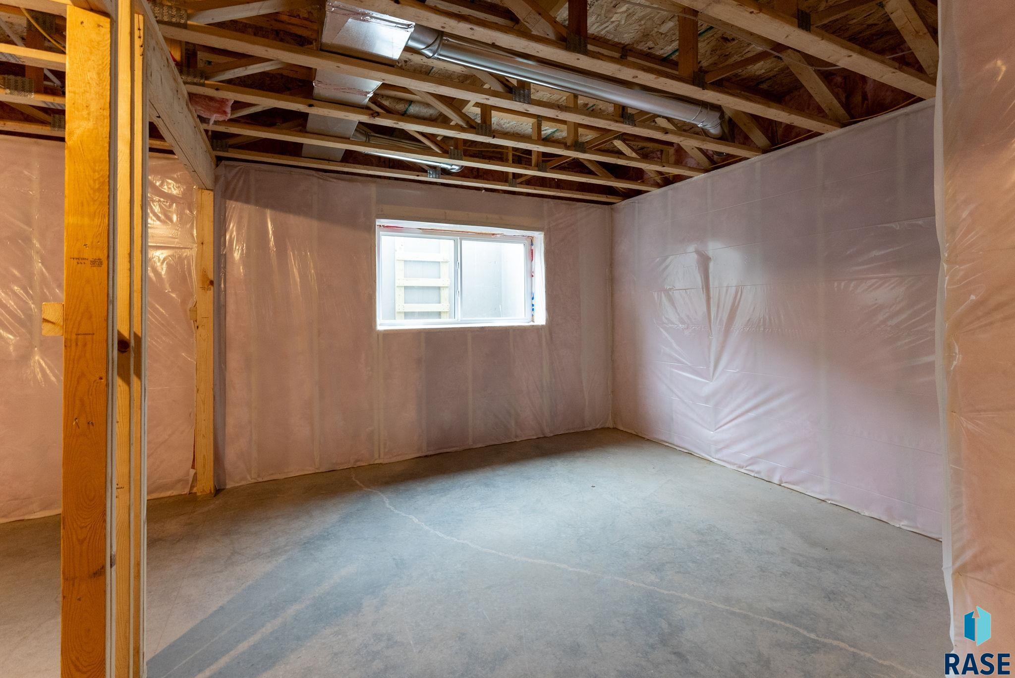 Sioux Falls, South Dakota 57108, United States, 3 Bedrooms Bedrooms, ,2 BathroomsBathrooms,Residential,Active,27013