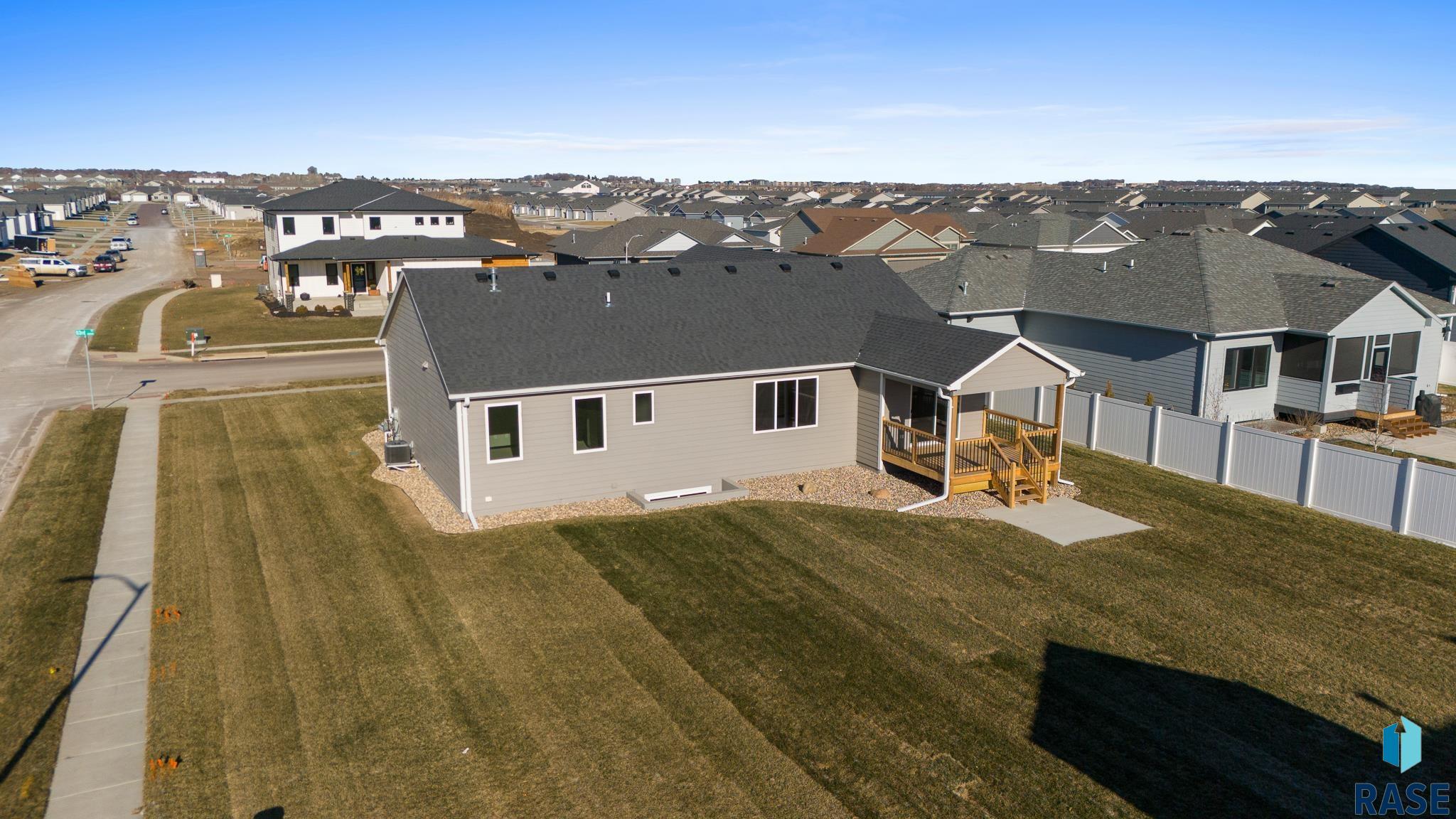 Sioux Falls, South Dakota 57108, United States, 3 Bedrooms Bedrooms, ,2 BathroomsBathrooms,Residential,Active,27013