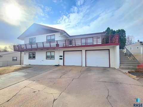 Photo of 3605 E 18 St, Sioux Falls, SD 57103 (MLS # 22504226)