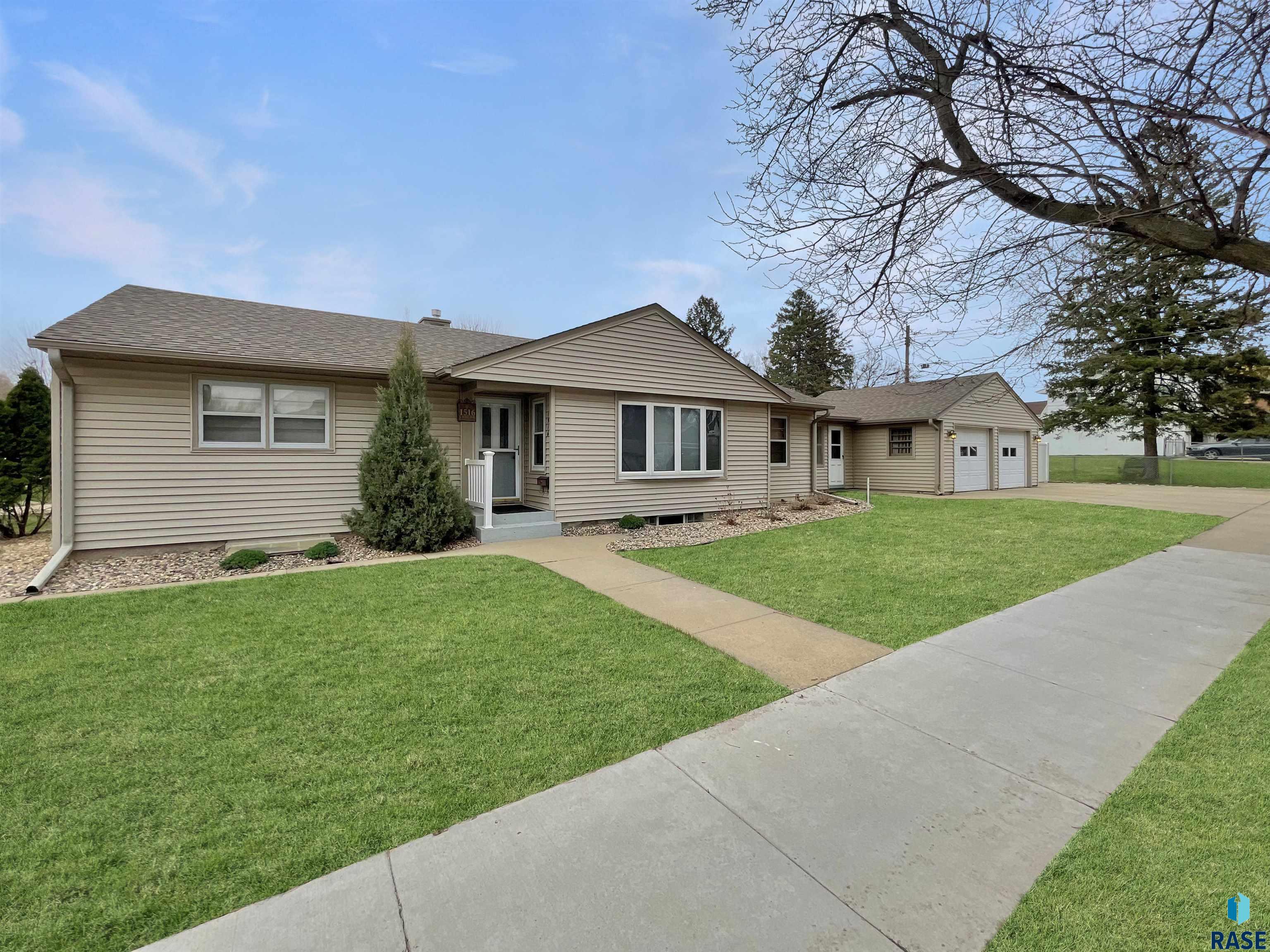 1516 S West Ave Avenue, Sioux Falls, South Dakota image 1
