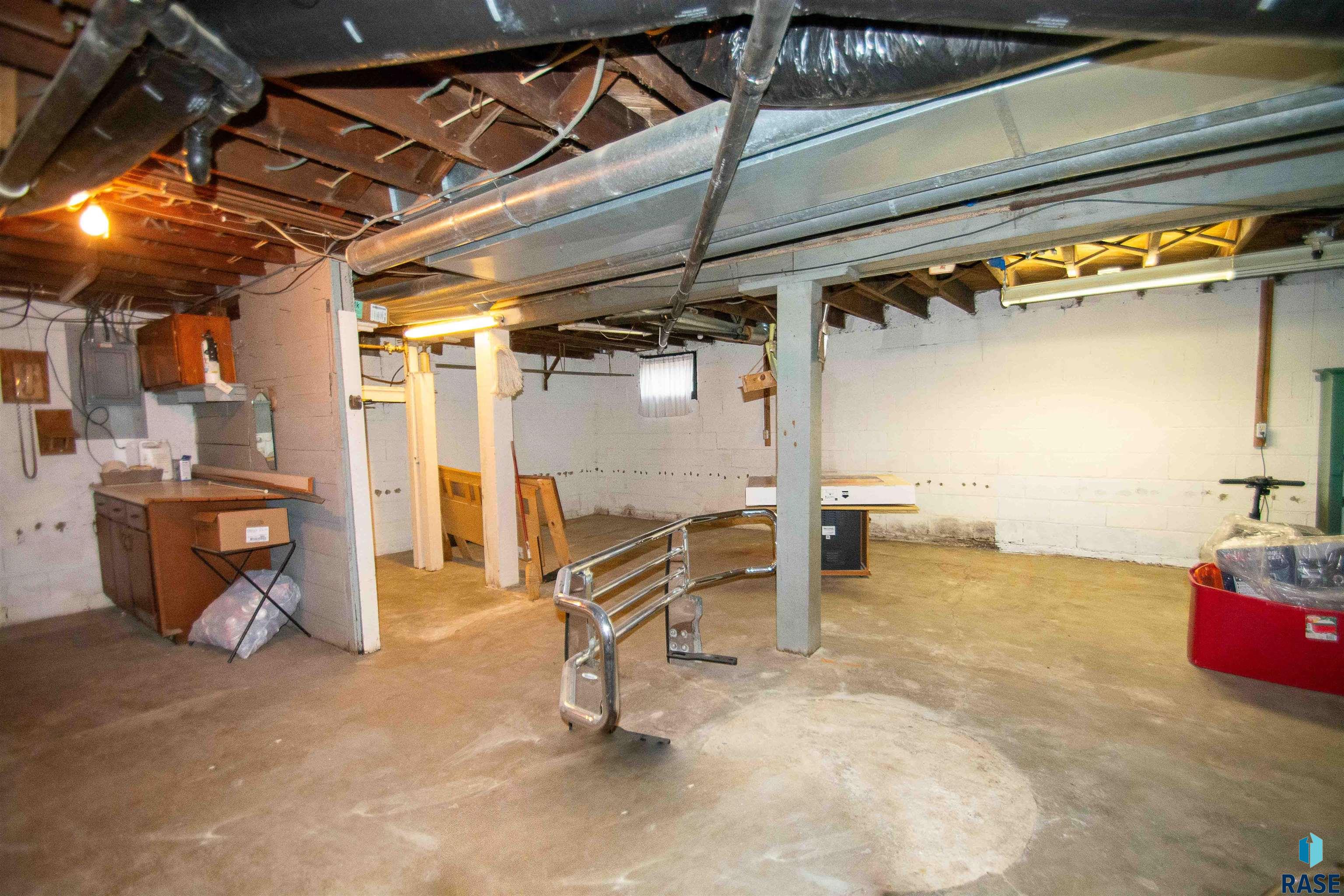 Sioux Falls, South Dakota 57104, United States, 2 Bedrooms Bedrooms, ,1 BathroomBathrooms,Residential,Contingent,34011