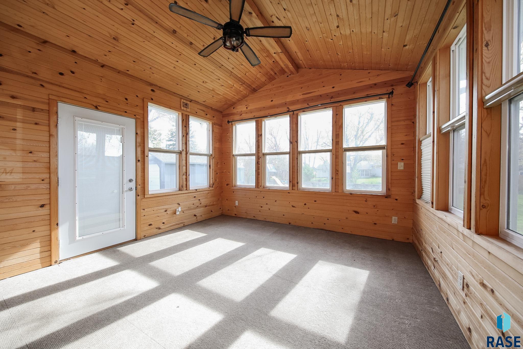 Tea, South Dakota 57064, United States, 4 Bedrooms Bedrooms, ,2 BathroomsBathrooms,Residential,Active,125104