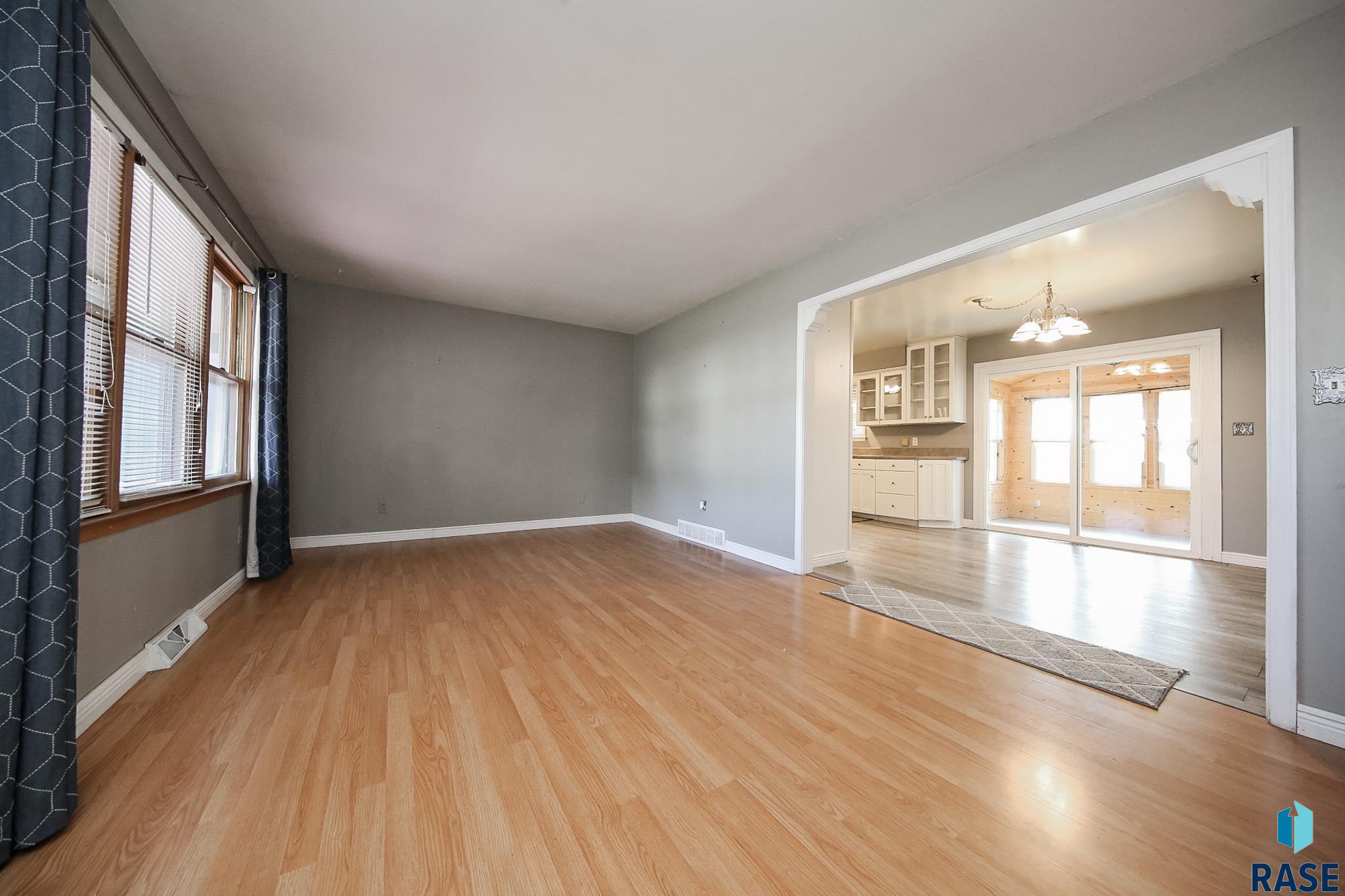 Tea, South Dakota 57064, United States, 4 Bedrooms Bedrooms, ,2 BathroomsBathrooms,Residential,Active,125104