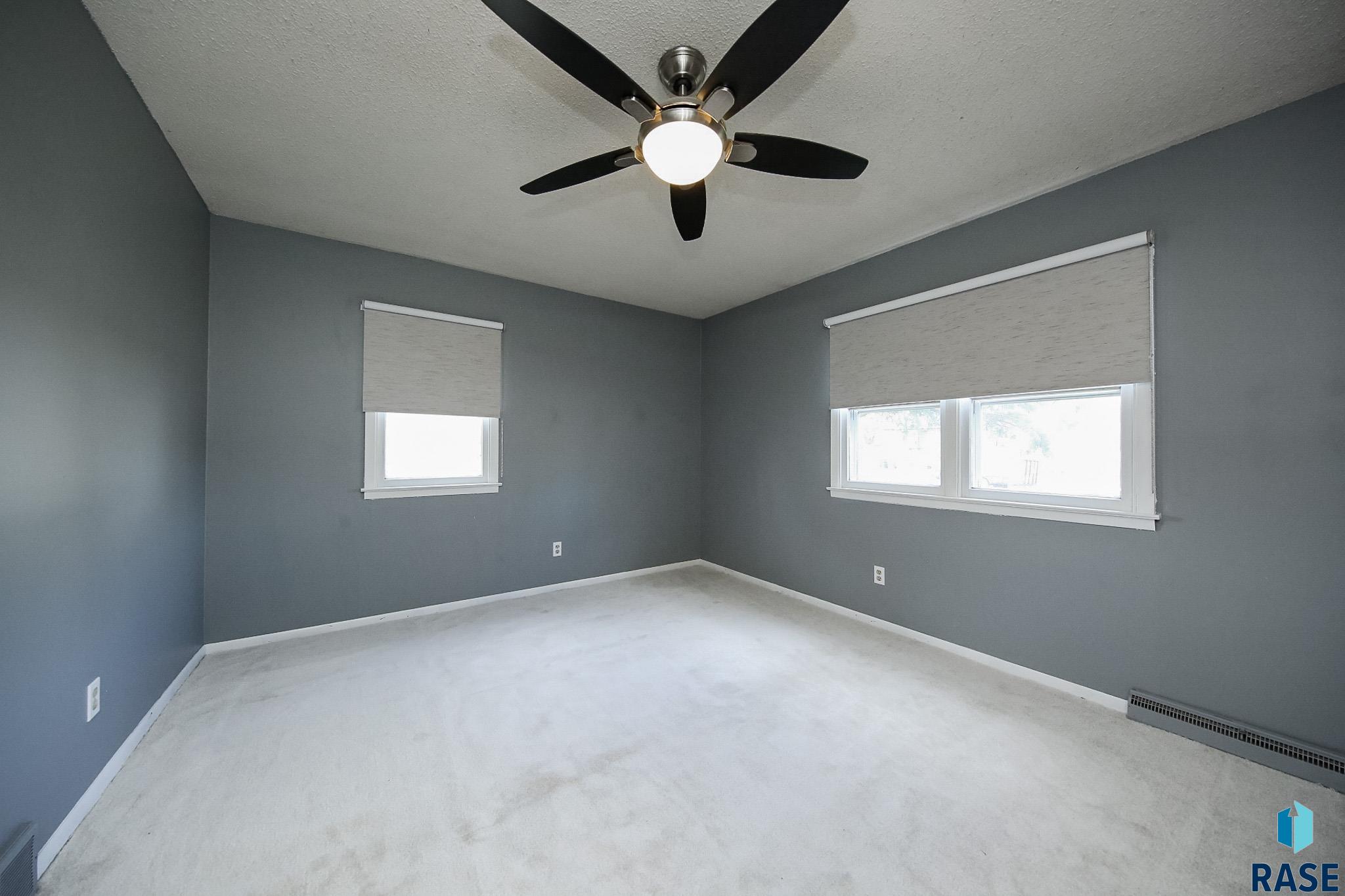 Tea, South Dakota 57064, United States, 4 Bedrooms Bedrooms, ,2 BathroomsBathrooms,Residential,Active,125104