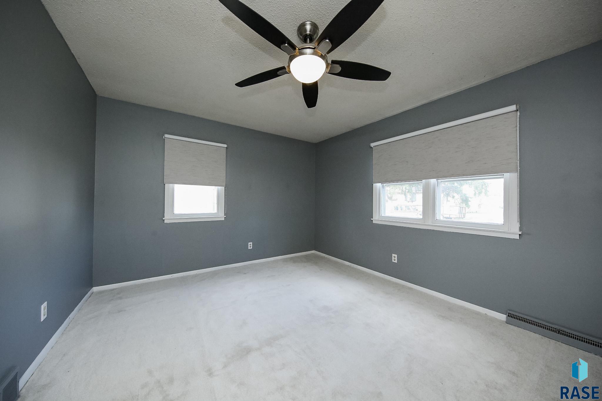 Tea, South Dakota 57064, United States, 4 Bedrooms Bedrooms, ,2 BathroomsBathrooms,Residential,Active,125104