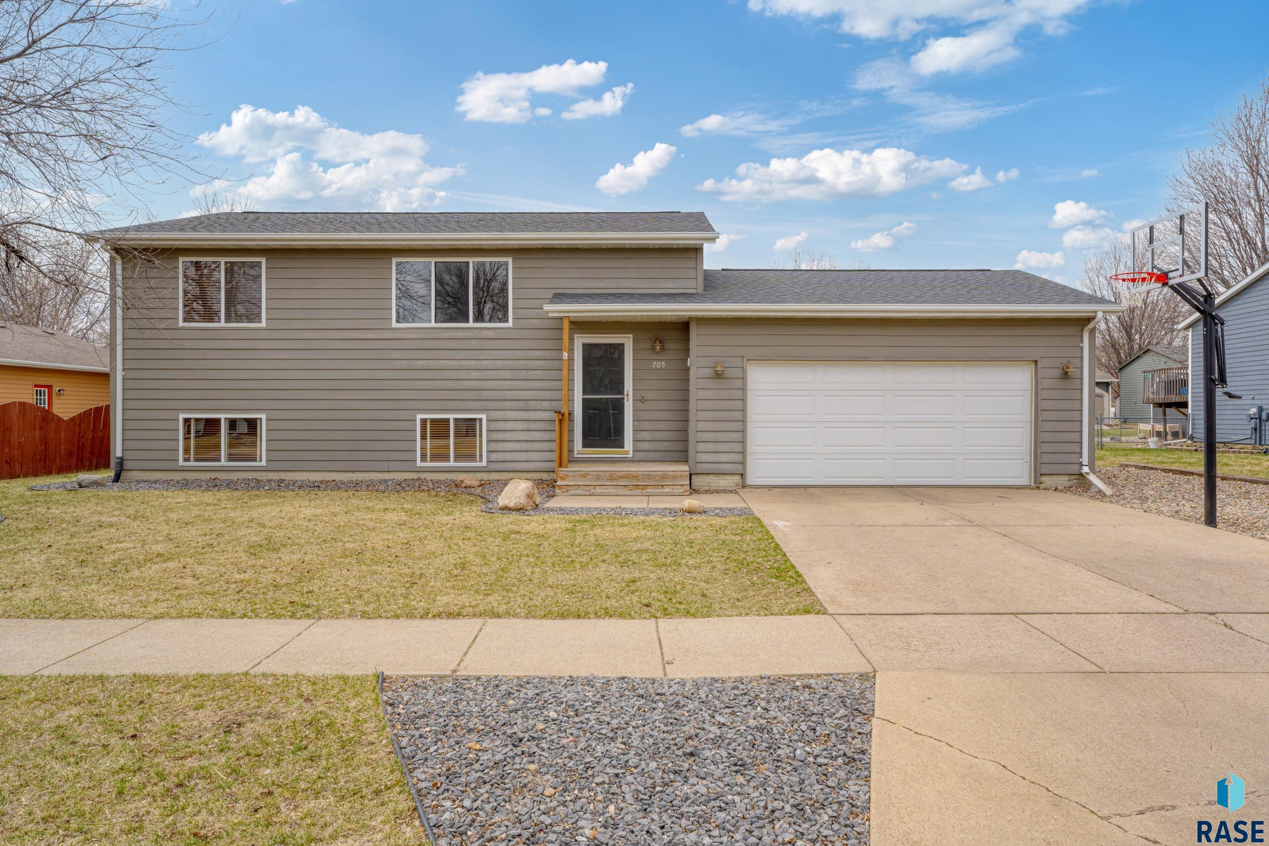 705 N Poplar Ave Avenue, Tea, South Dakota image 1