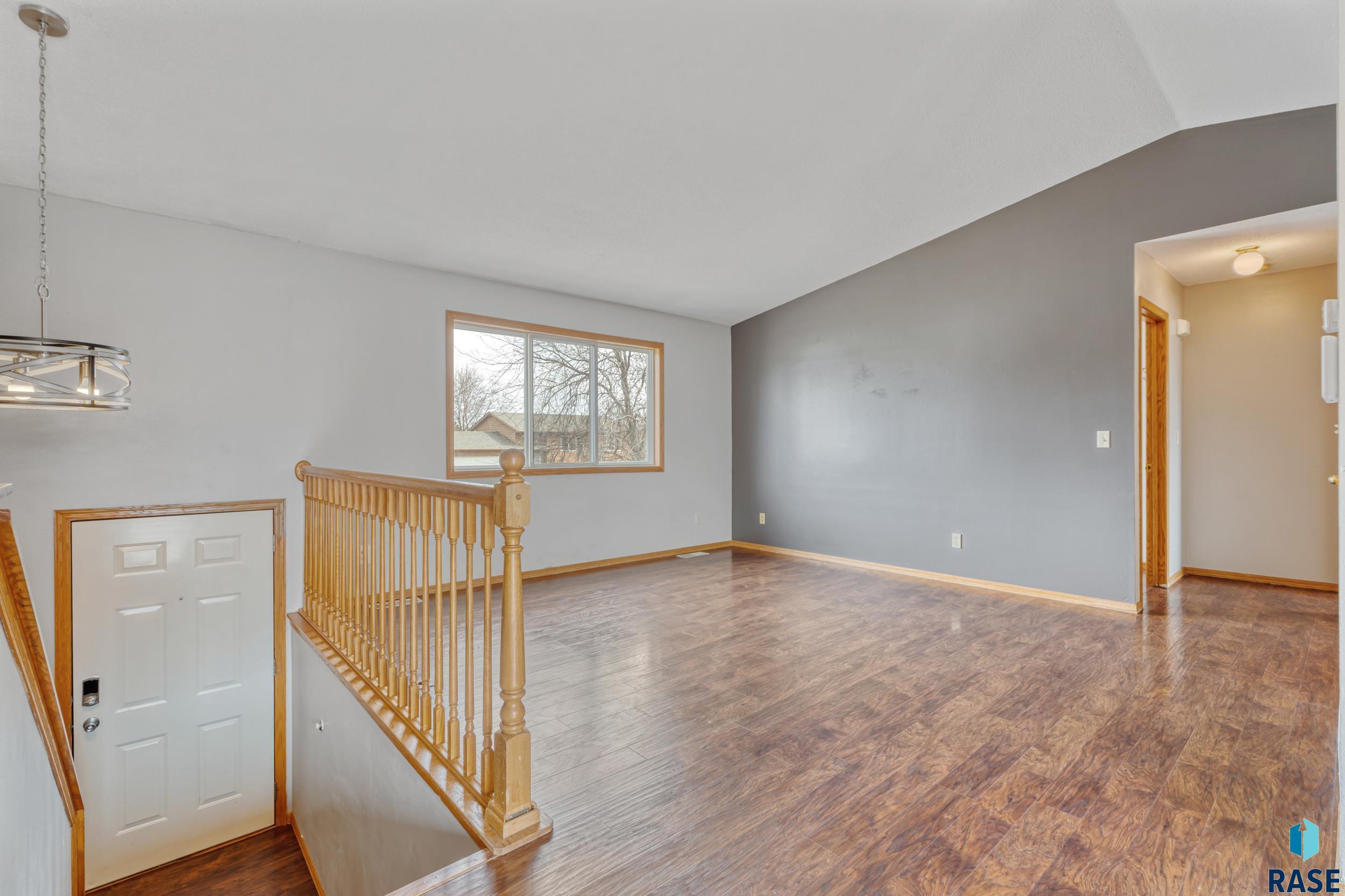 705 N Poplar Ave Avenue, Tea, South Dakota image 2
