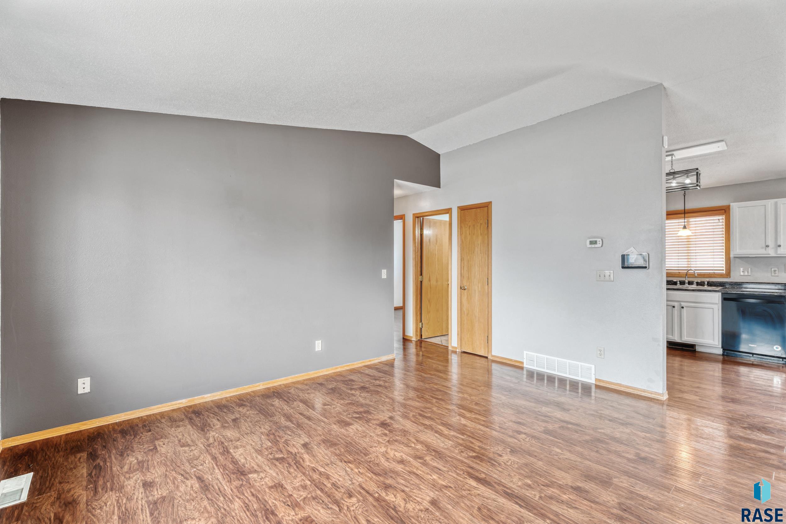 705 N Poplar Ave Avenue, Tea, South Dakota image 5