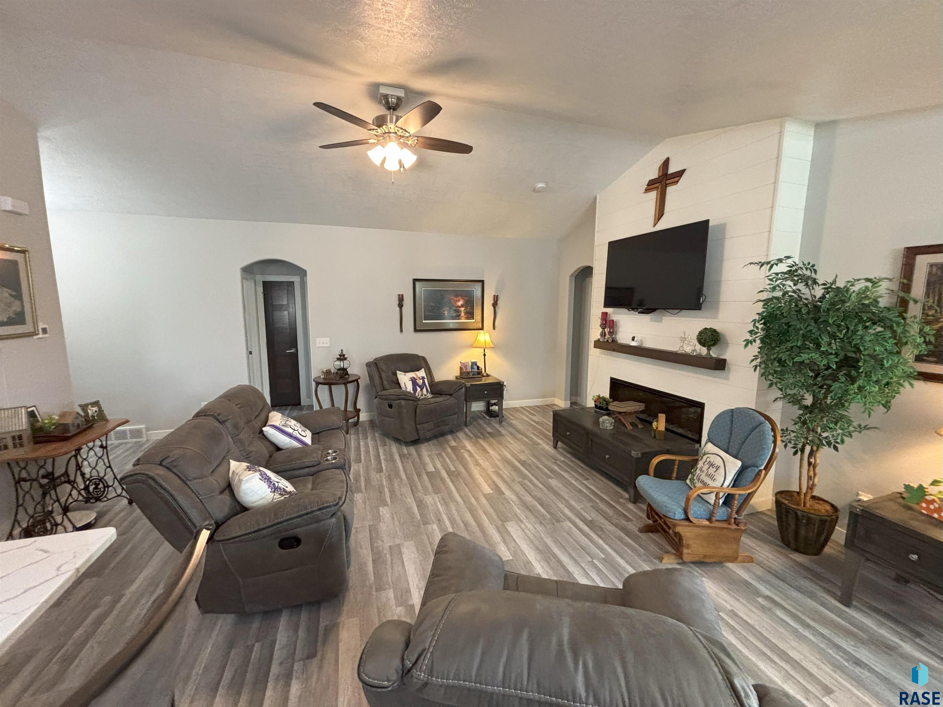 8617 W Bryggen Ct Court, Sioux Falls, South Dakota image 9