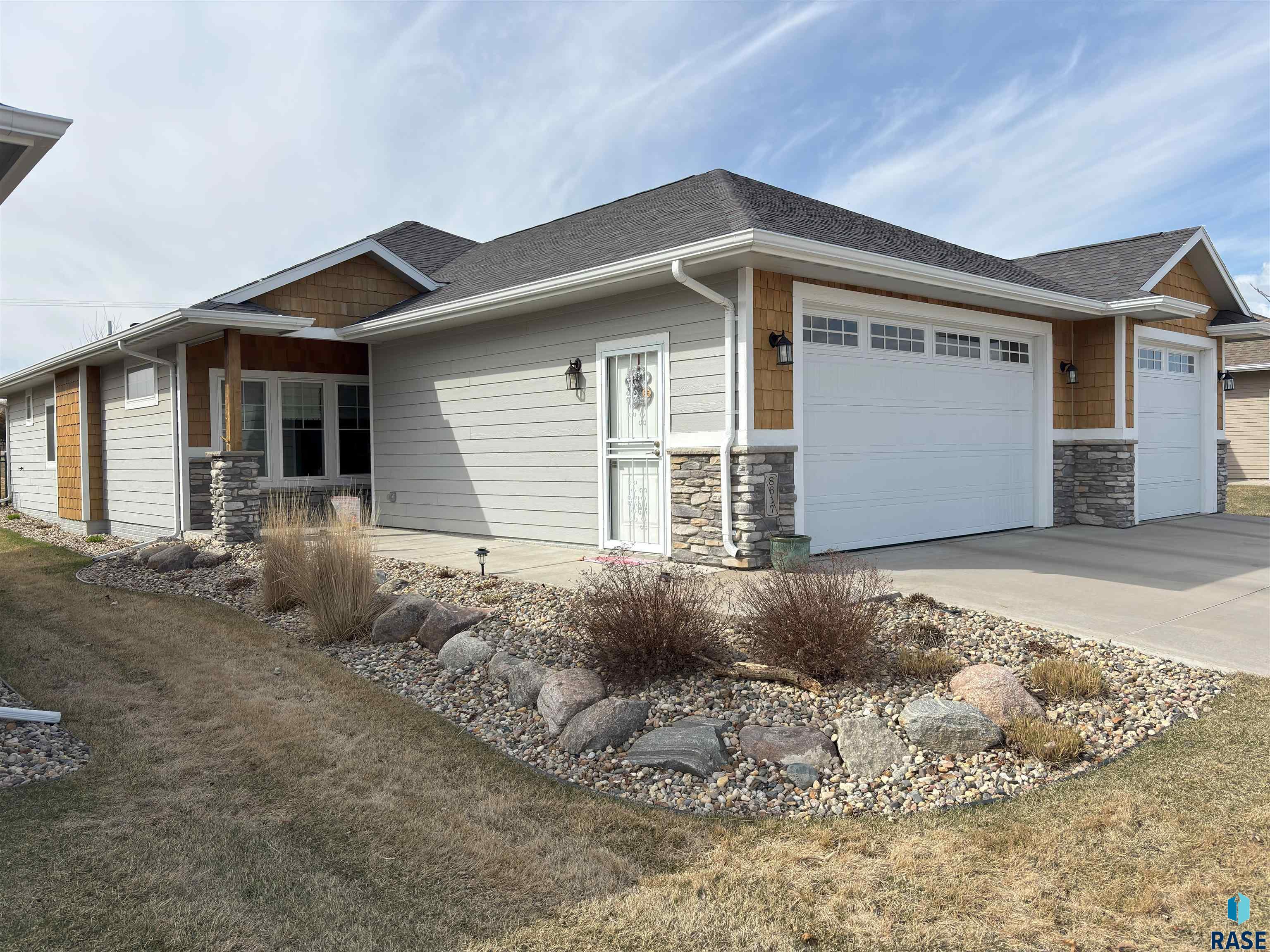 8617 W Bryggen Ct Court, Sioux Falls, South Dakota image 1