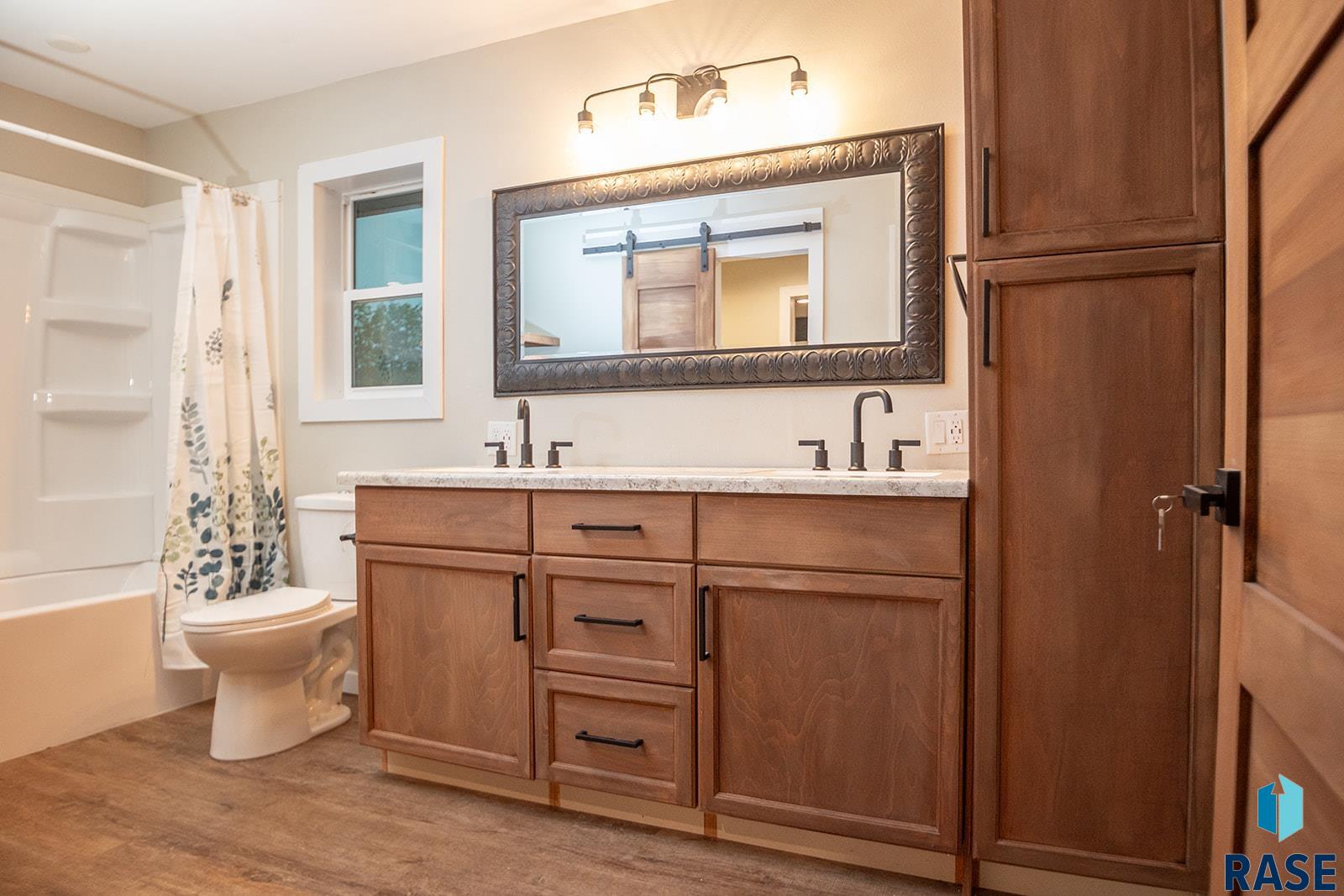 105 W Kluckholm St Street, Montrose, New Jersey image 4