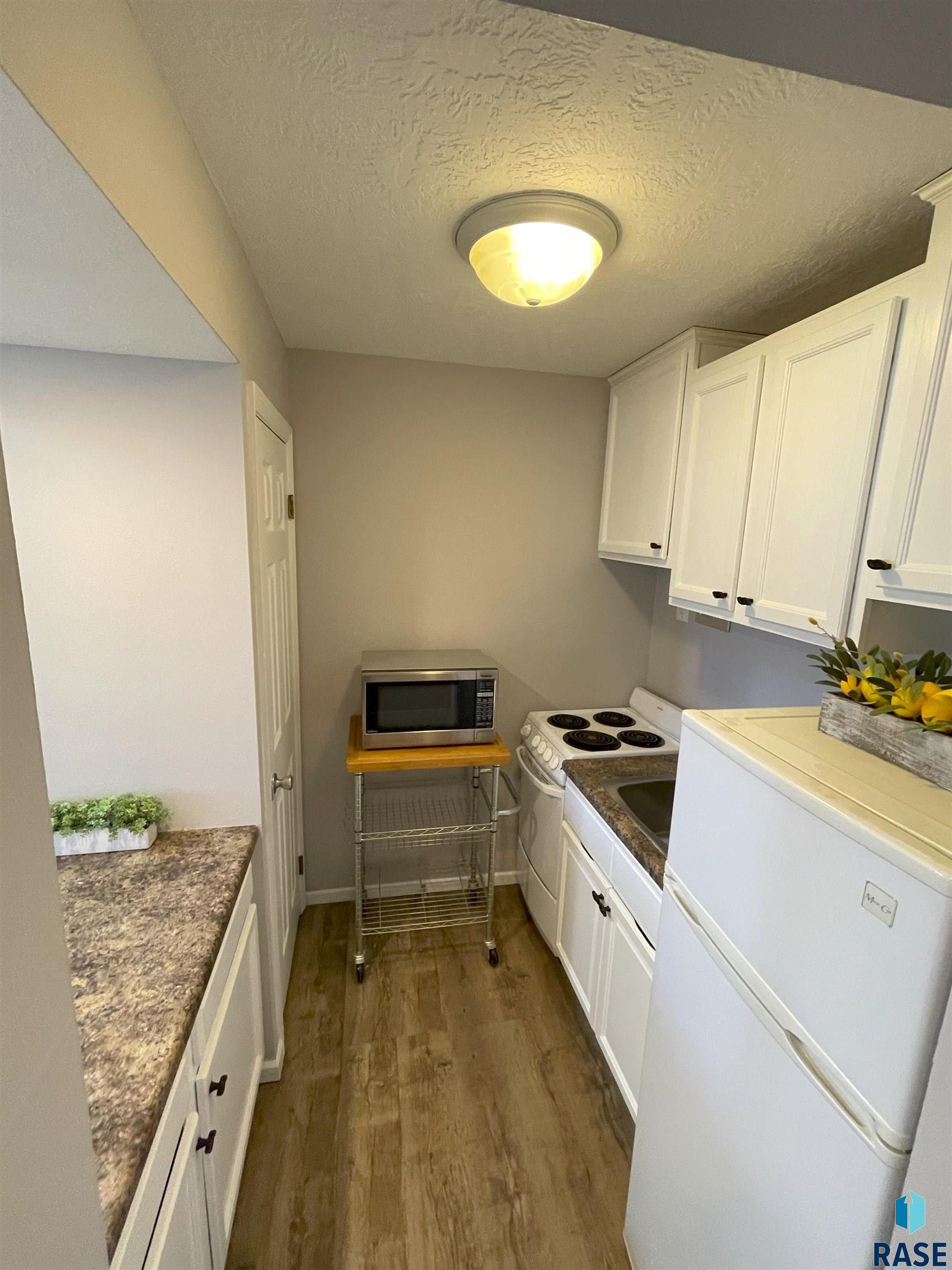 Sioux Falls, South Dakota 57105, United States, ,1 BathroomBathrooms,Residential,Contingent,77153