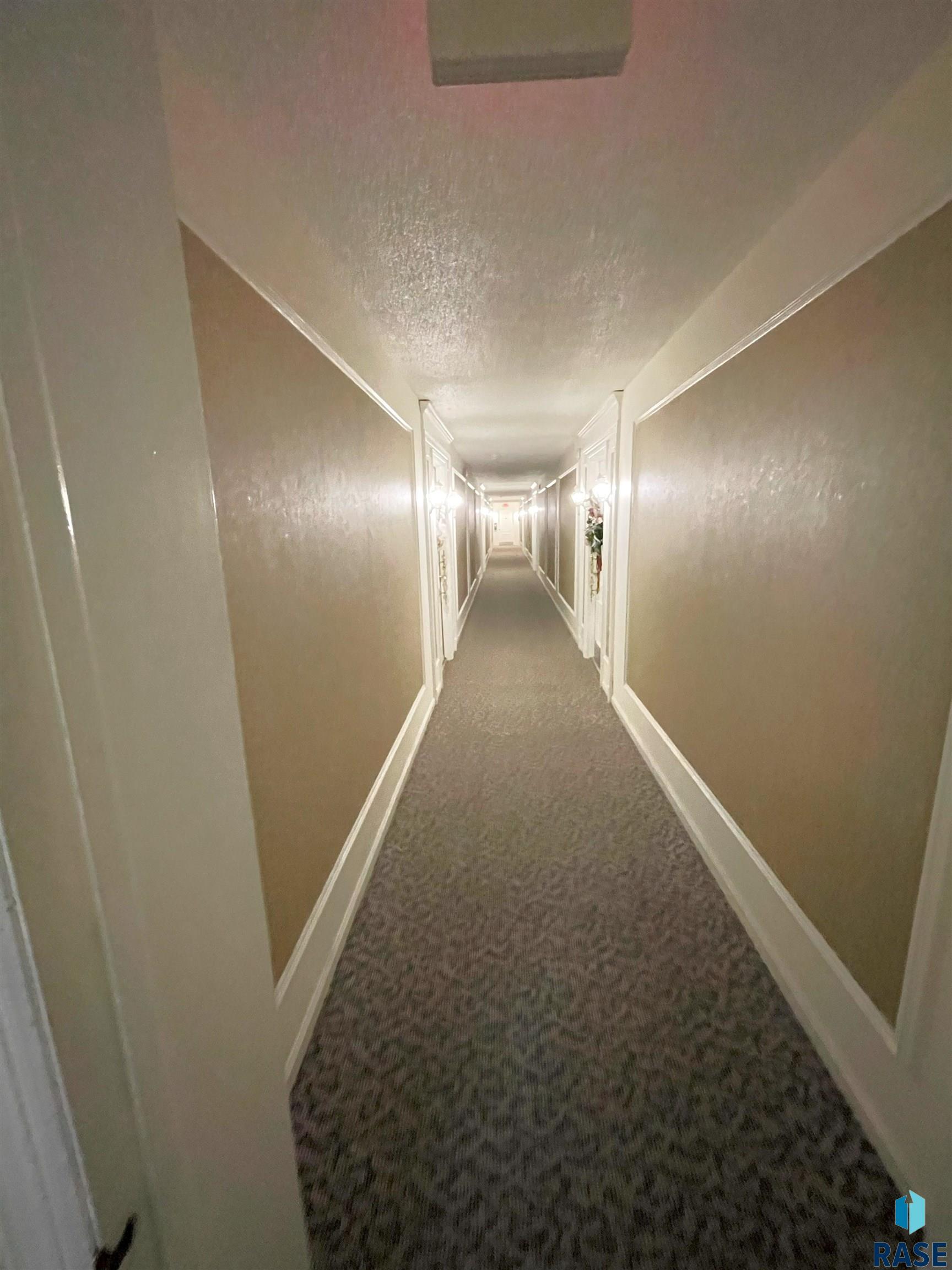 Sioux Falls, South Dakota 57105, United States, ,1 BathroomBathrooms,Residential,Contingent,77153