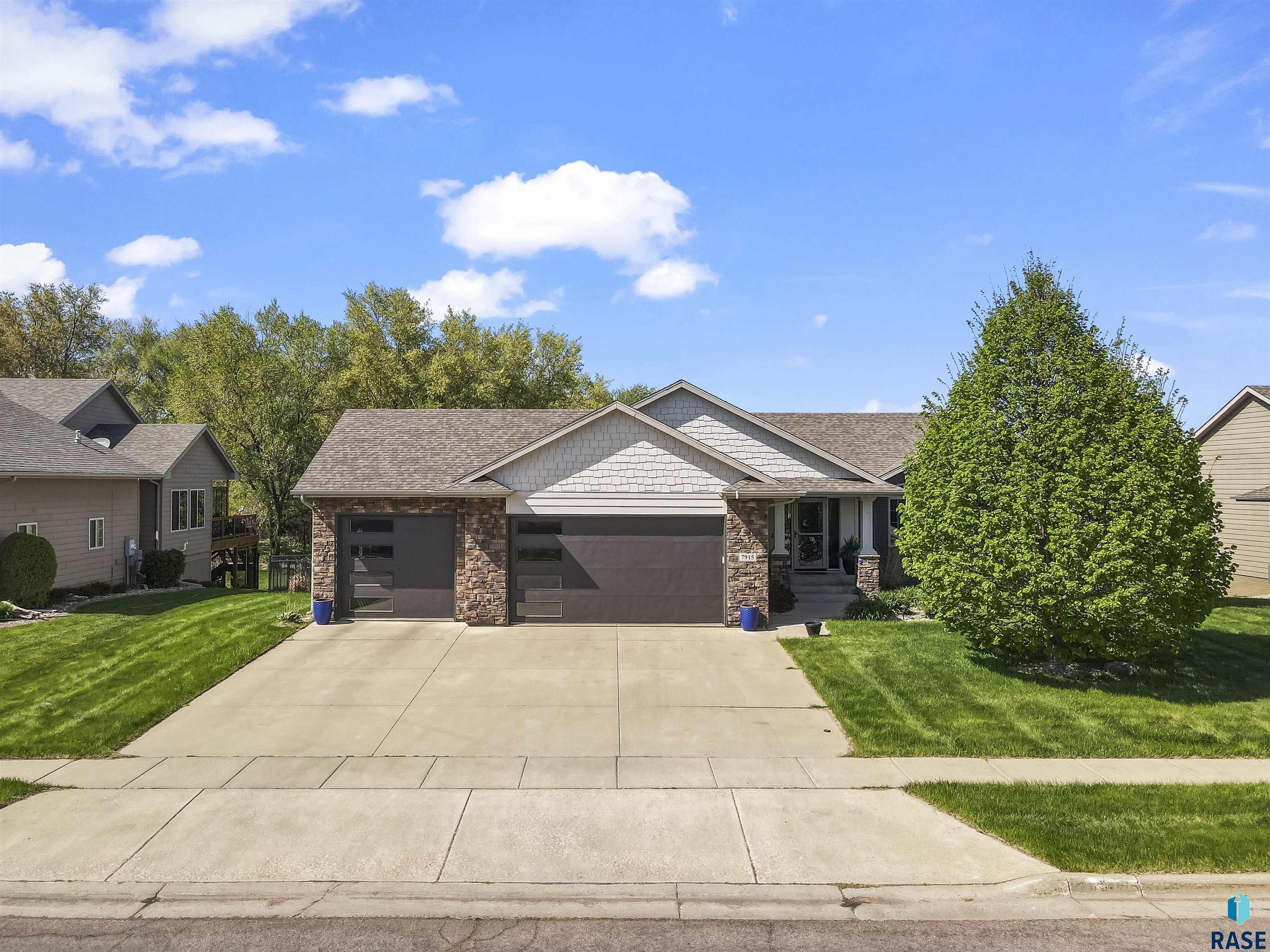 7915 S Copper Ridge Rd Road, Sioux Falls, New Jersey image 1