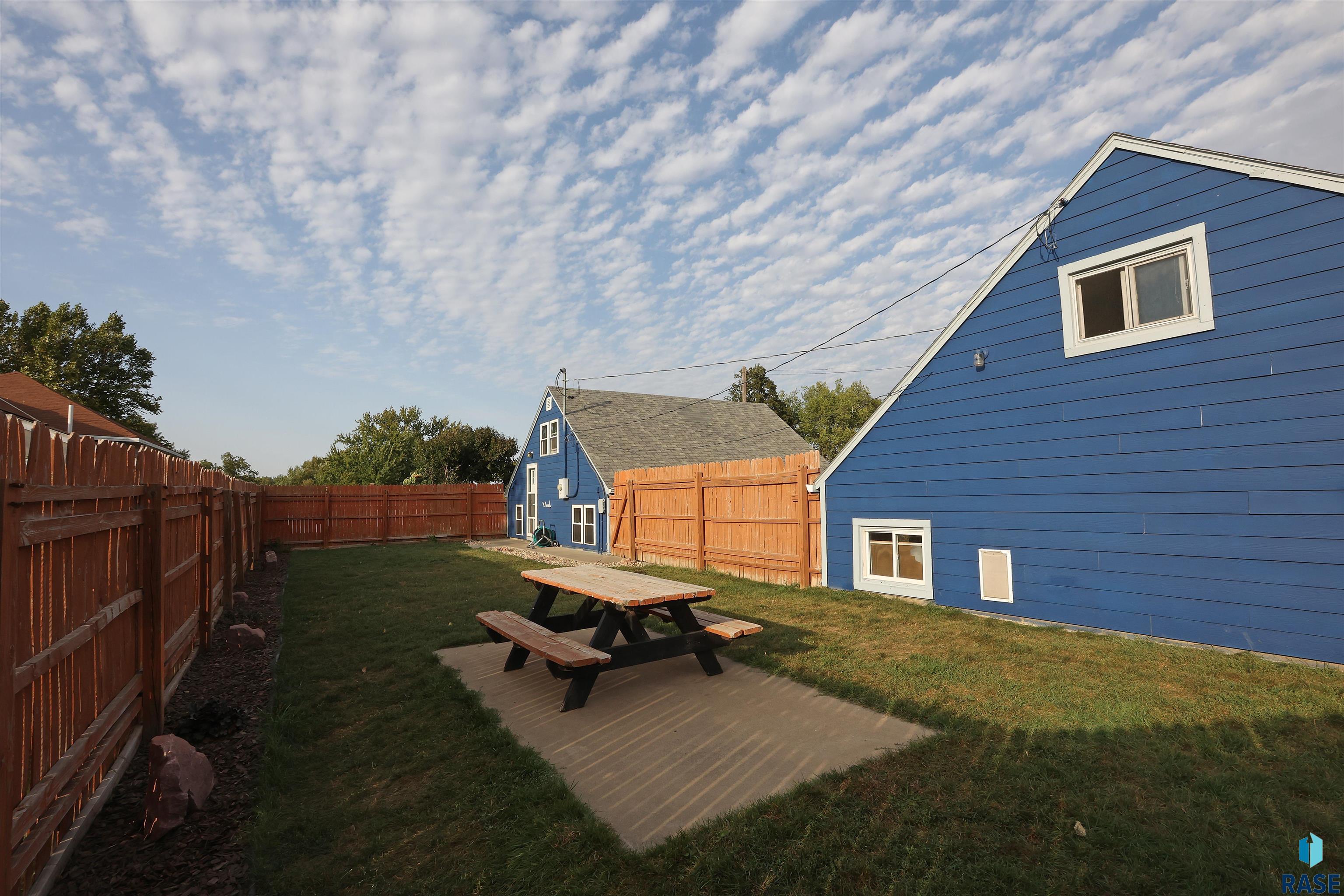 613 Canyon Ave Avenue, Garretson, South Dakota image 9