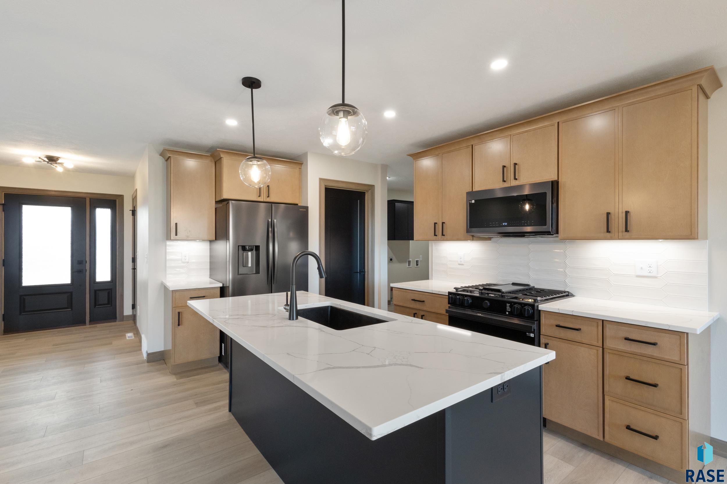 834 S Melissa Ave Avenue, Harrisburg, South Dakota image 2