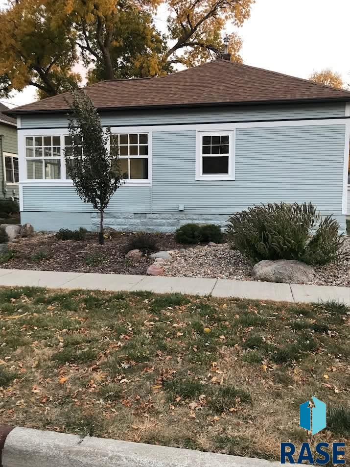 205 2nd Ave Avenue, Lennox, South Dakota image 1