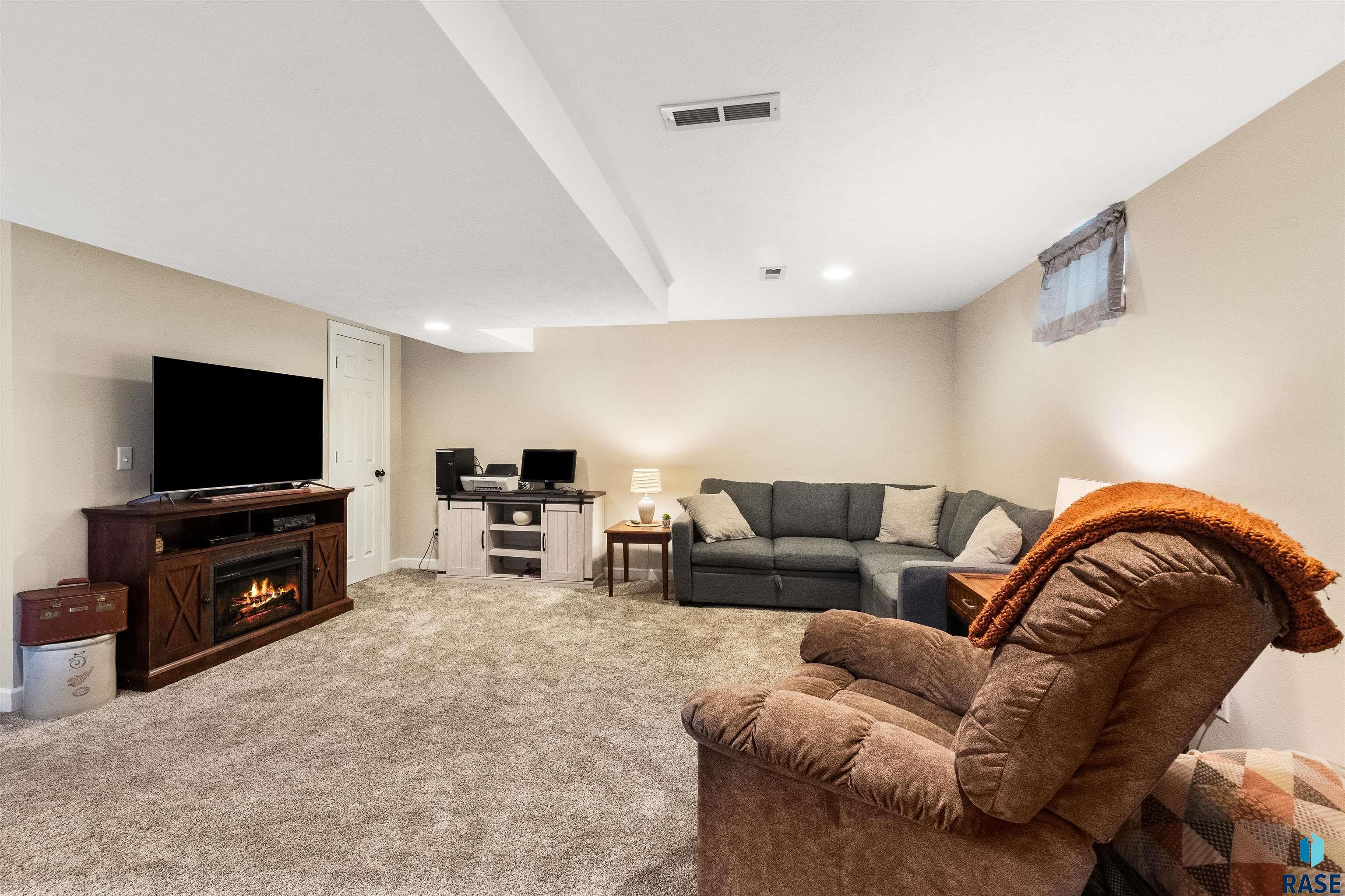 2104 W 19th St Street, Sioux Falls, South Dakota image 27