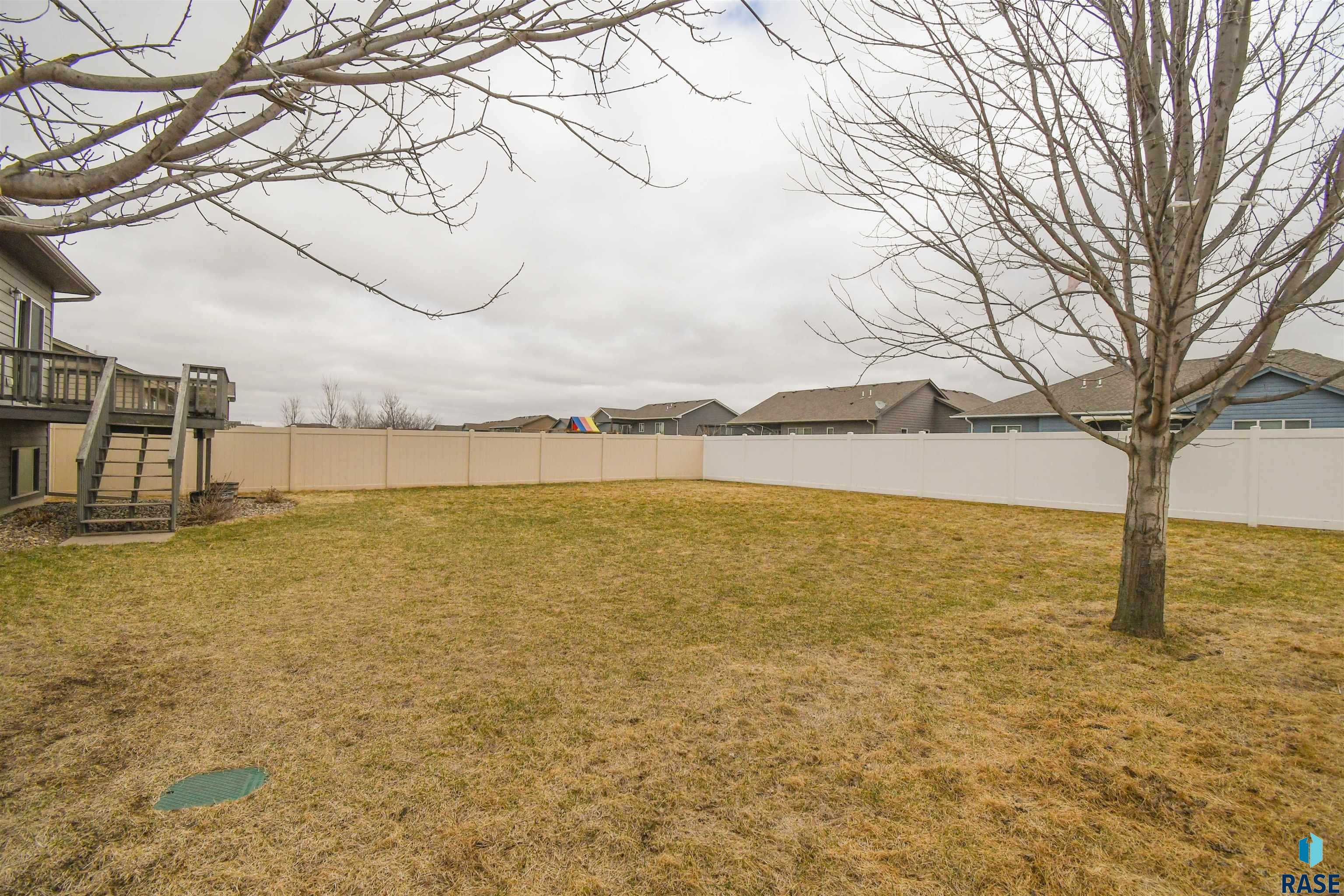 Sioux Falls, South Dakota 57110, United States, 4 Bedrooms Bedrooms, ,3 BathroomsBathrooms,Residential,Pending,101259