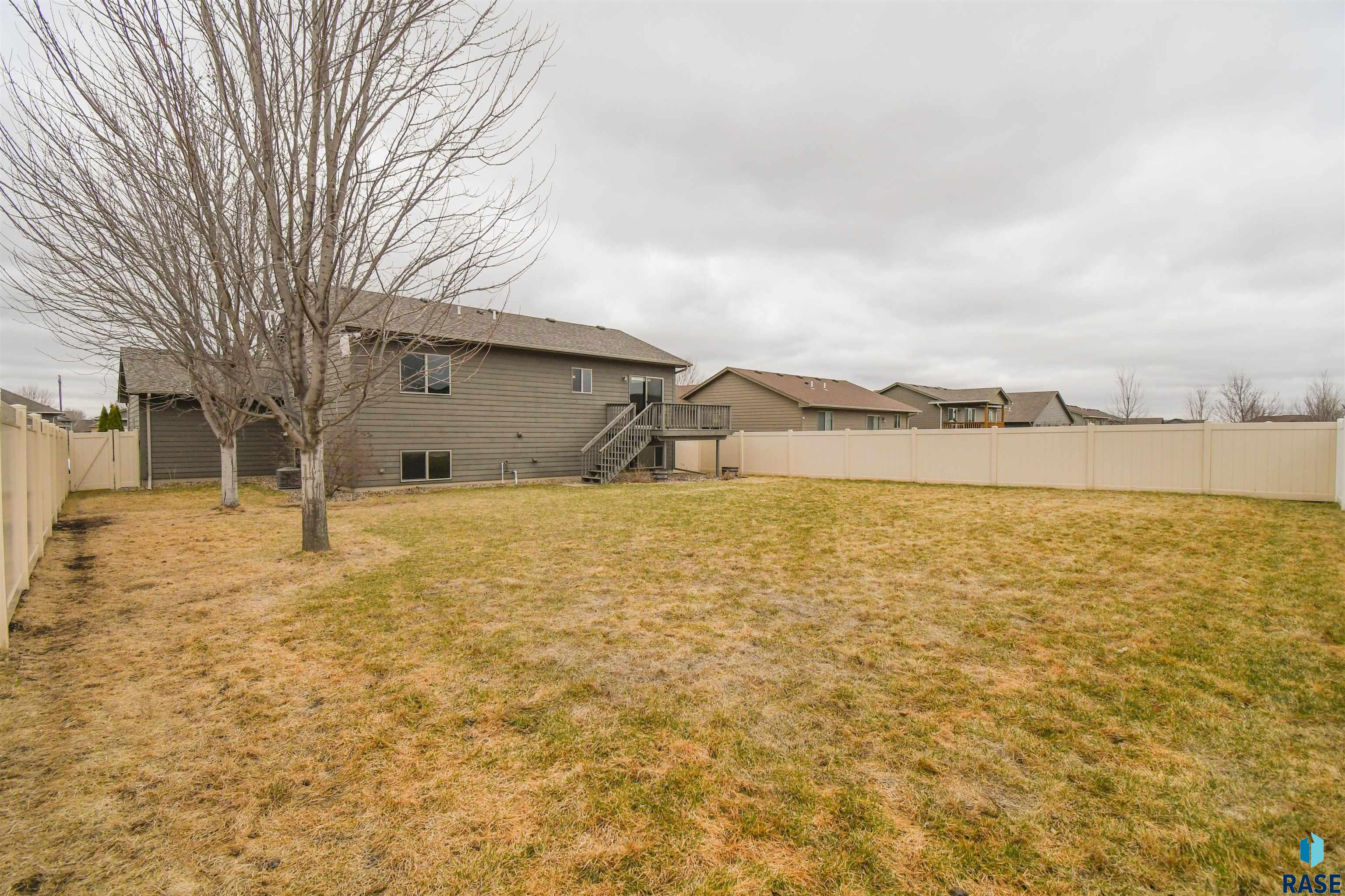 Sioux Falls, South Dakota 57110, United States, 4 Bedrooms Bedrooms, ,3 BathroomsBathrooms,Residential,Pending,101259