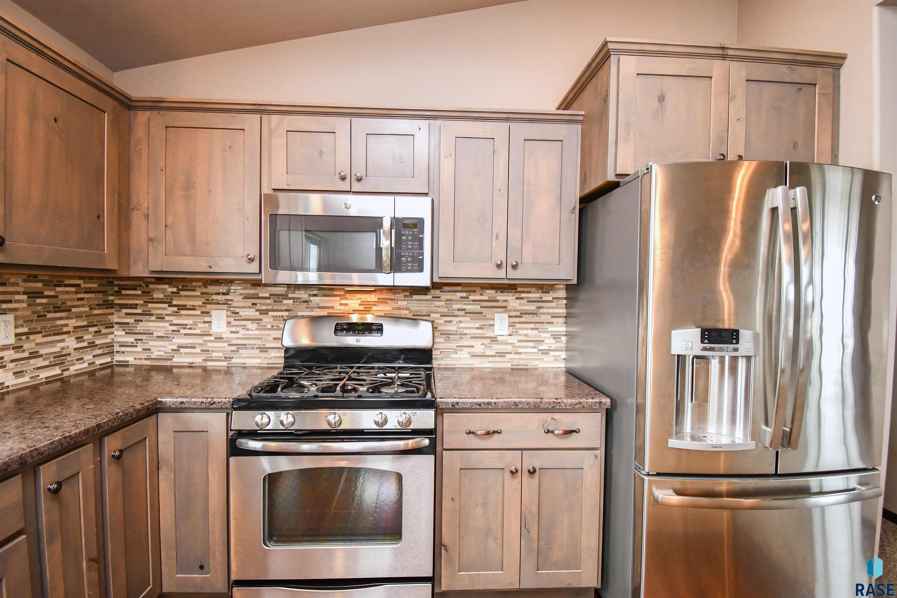 Sioux Falls, South Dakota 57110, United States, 4 Bedrooms Bedrooms, ,3 BathroomsBathrooms,Residential,Pending,101259