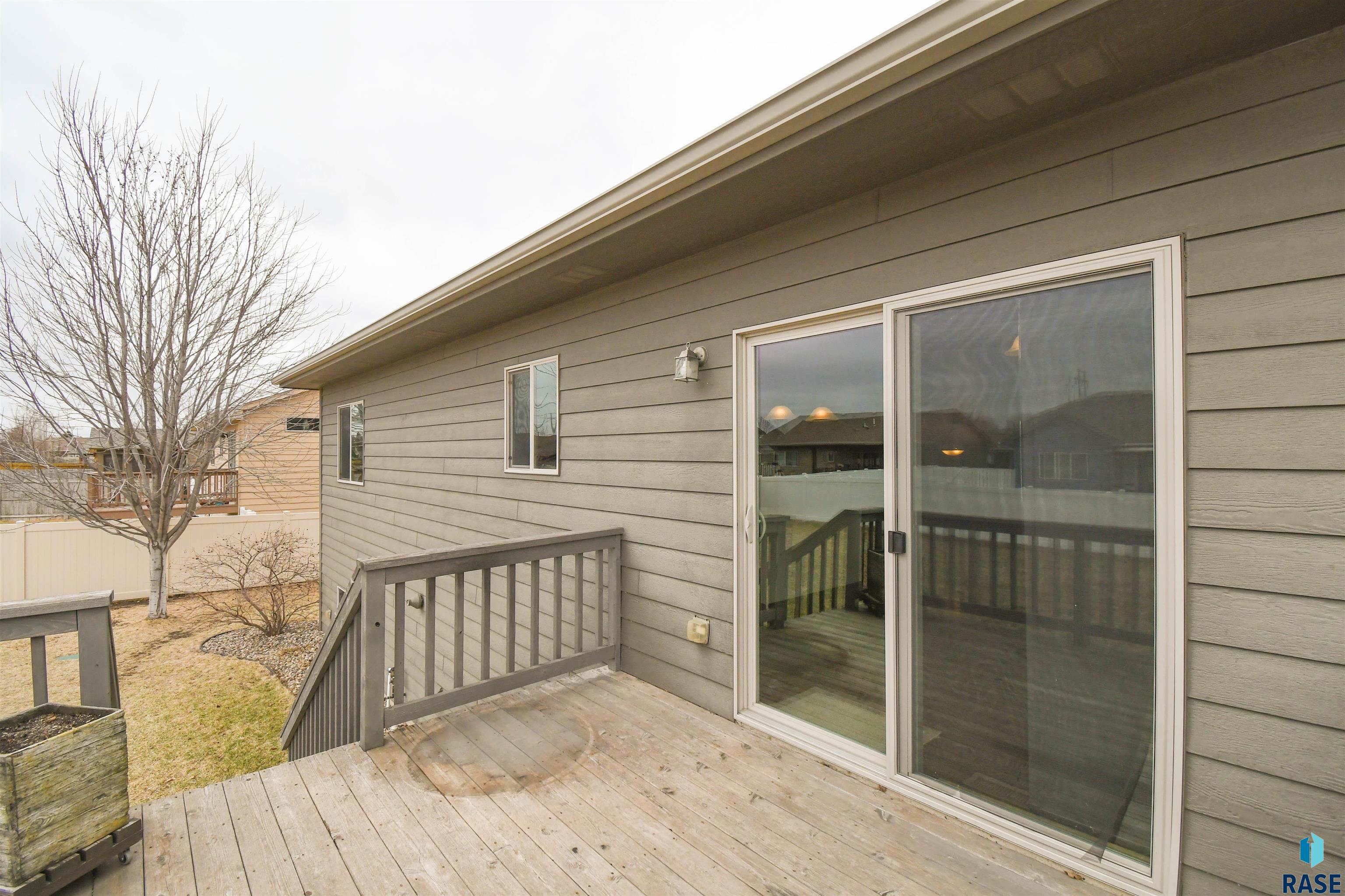 Sioux Falls, South Dakota 57110, United States, 4 Bedrooms Bedrooms, ,3 BathroomsBathrooms,Residential,Pending,101259