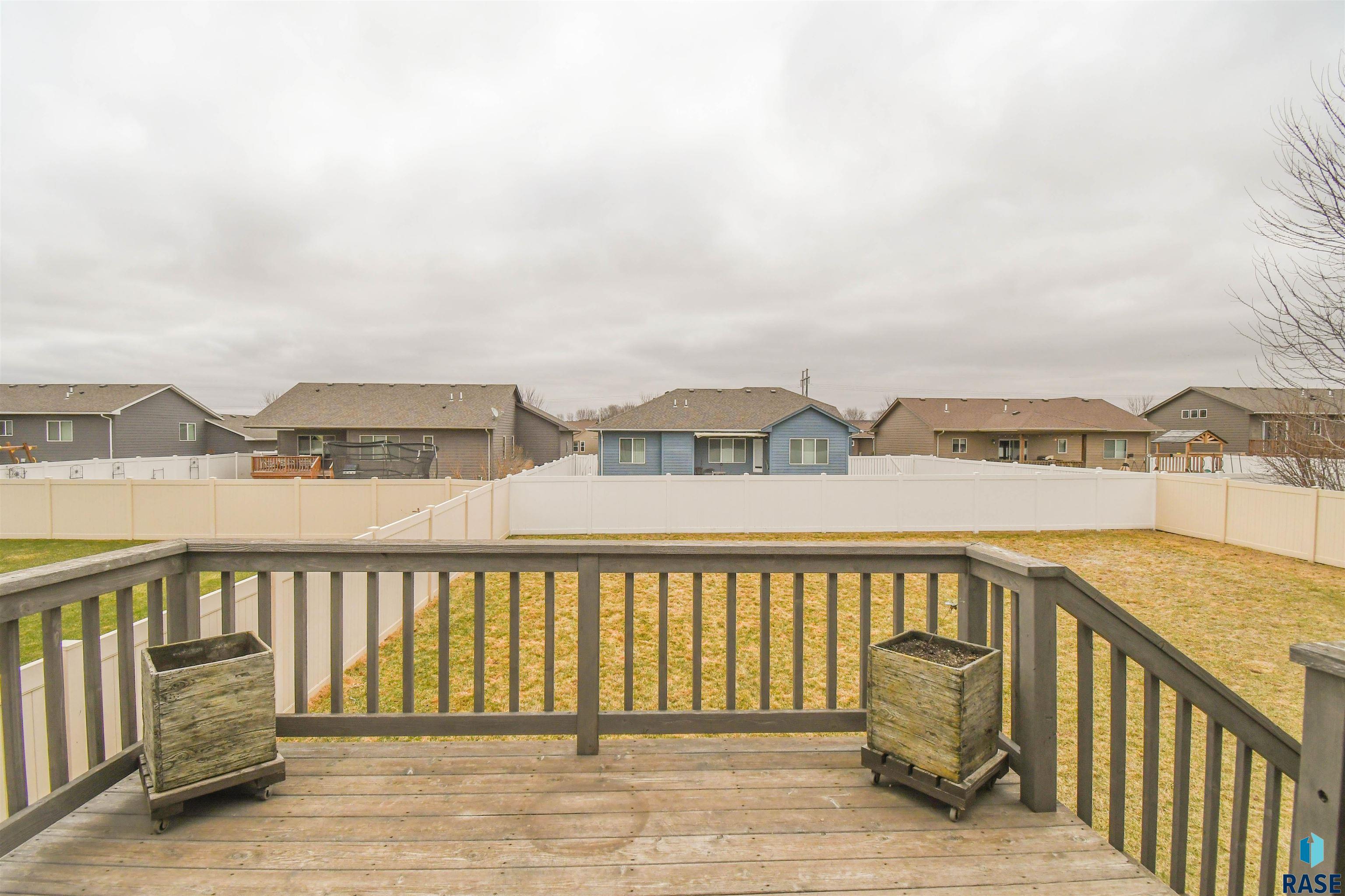 Sioux Falls, South Dakota 57110, United States, 4 Bedrooms Bedrooms, ,3 BathroomsBathrooms,Residential,Pending,101259