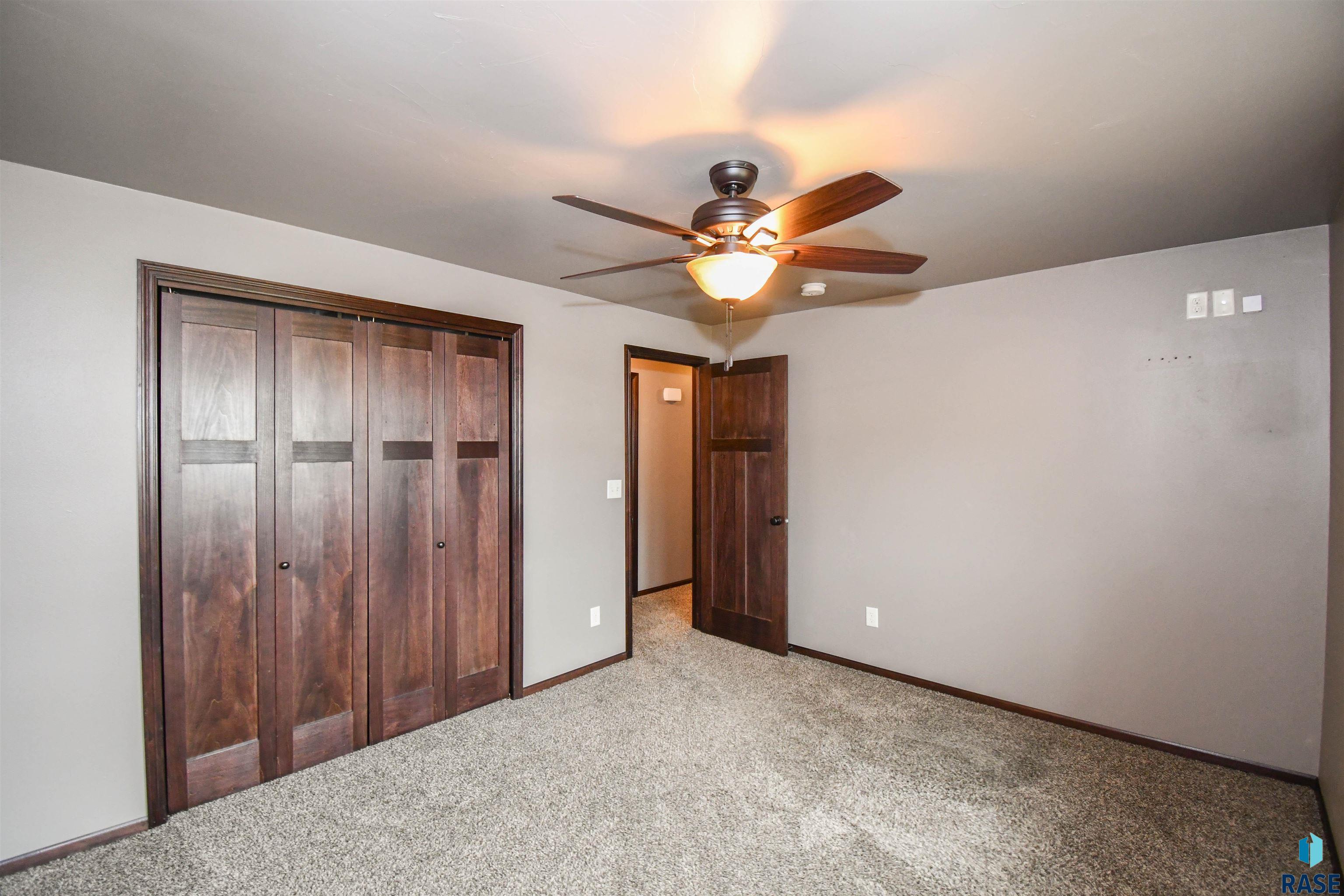 Sioux Falls, South Dakota 57110, United States, 4 Bedrooms Bedrooms, ,3 BathroomsBathrooms,Residential,Pending,101259