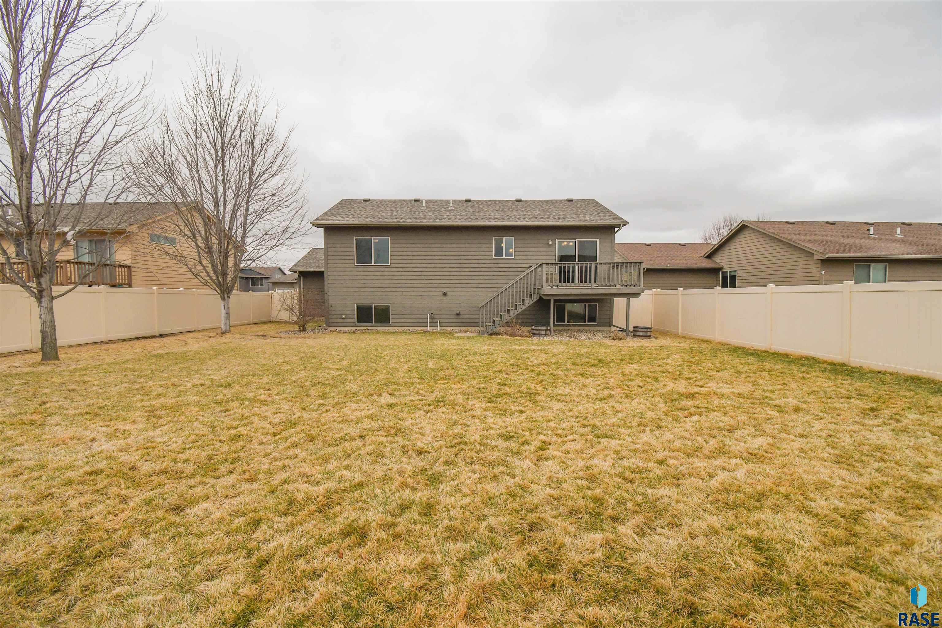 Sioux Falls, South Dakota 57110, United States, 4 Bedrooms Bedrooms, ,3 BathroomsBathrooms,Residential,Pending,101259