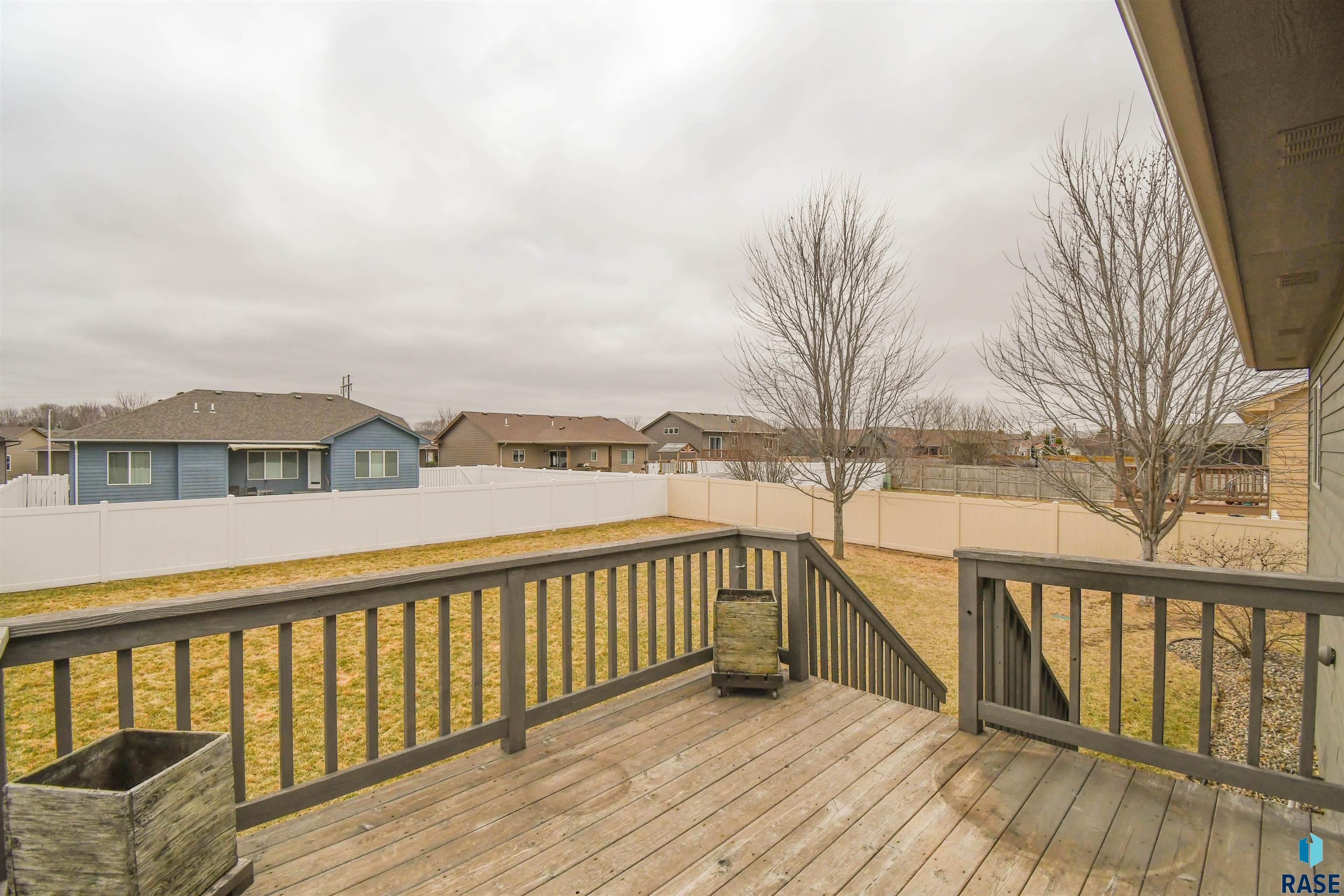 Sioux Falls, South Dakota 57110, United States, 4 Bedrooms Bedrooms, ,3 BathroomsBathrooms,Residential,Pending,101259