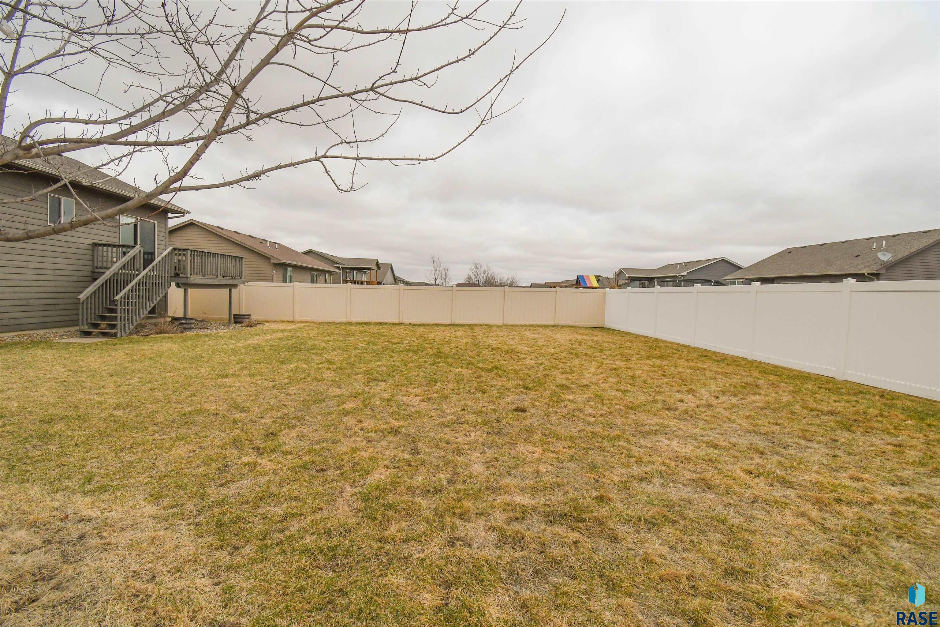 Sioux Falls, South Dakota 57110, United States, 4 Bedrooms Bedrooms, ,3 BathroomsBathrooms,Residential,Pending,101259