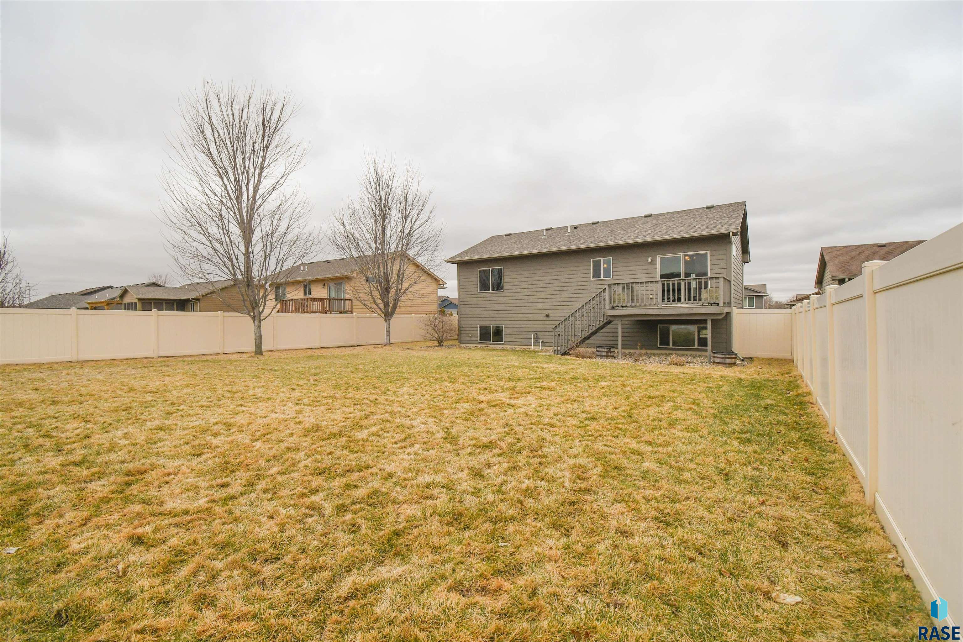 Sioux Falls, South Dakota 57110, United States, 4 Bedrooms Bedrooms, ,3 BathroomsBathrooms,Residential,Pending,101259