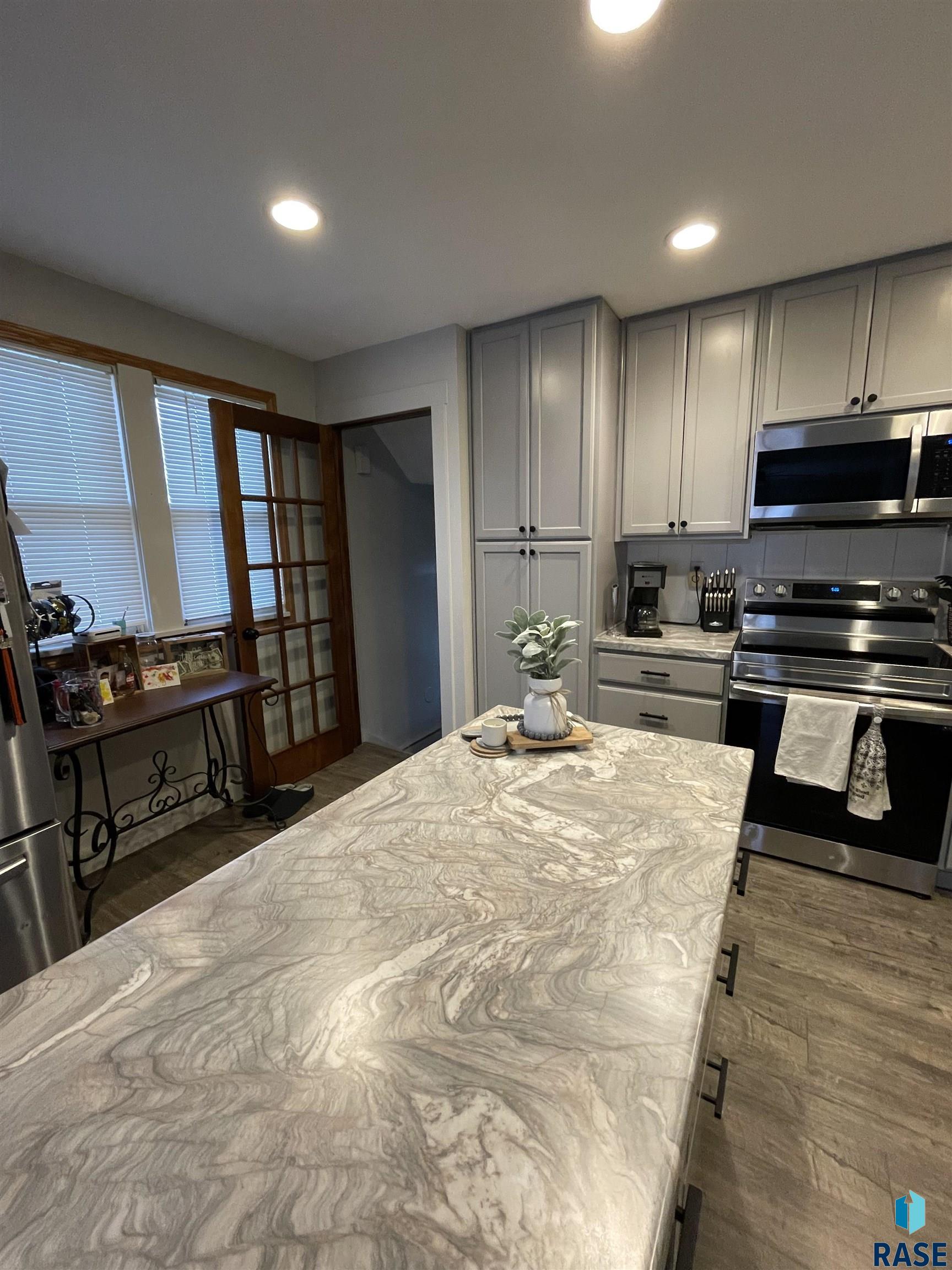 533 S Poplar St Street, Freeman, New Jersey image 17