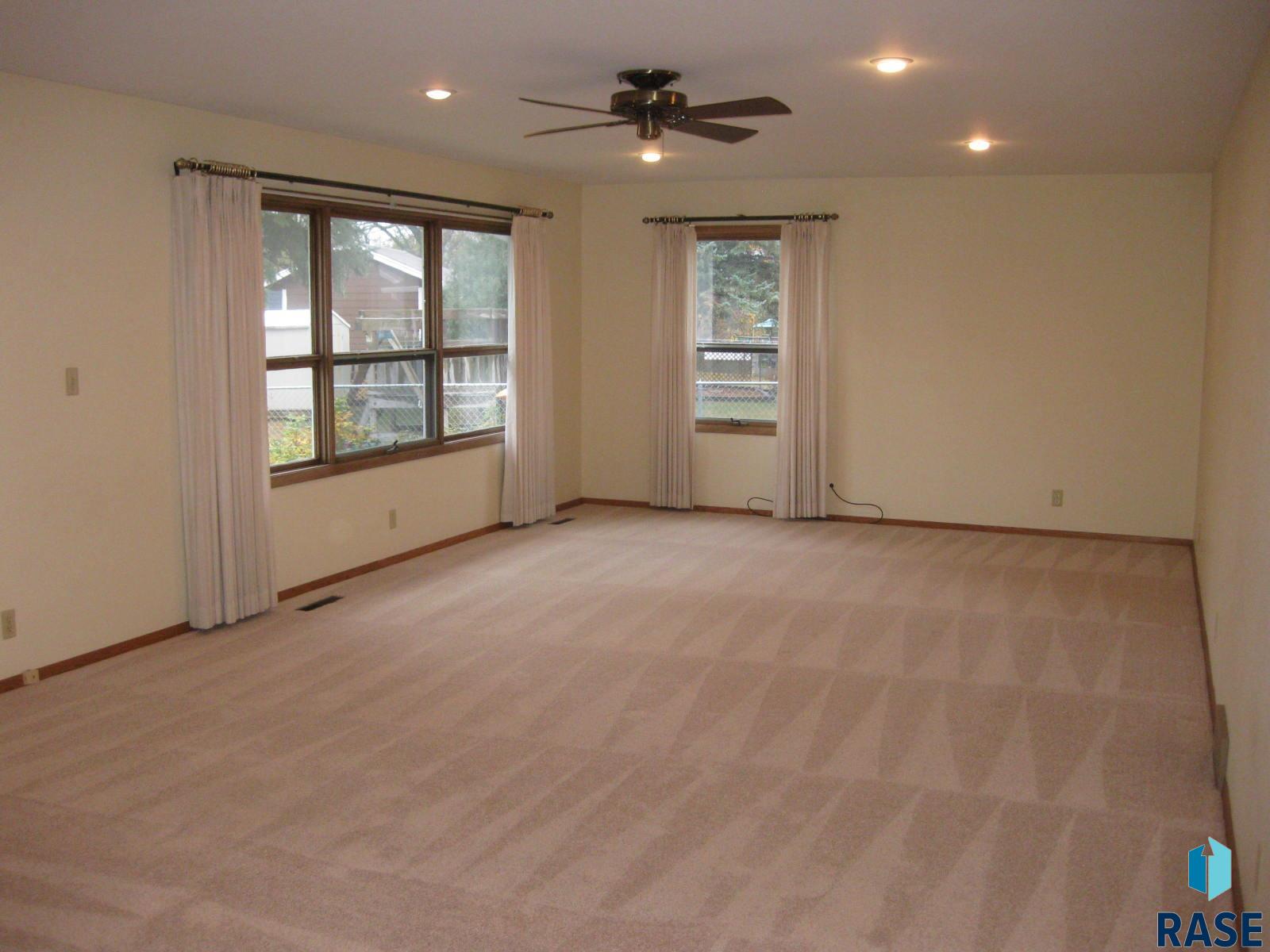 518 Sunset Dr Drive, Dell Rapids, South Dakota image 4