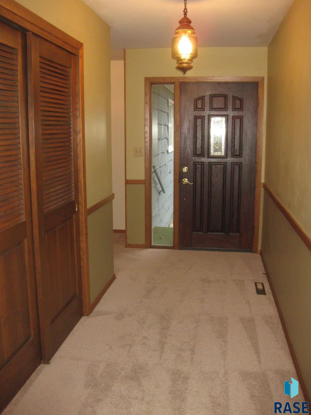 518 Sunset Dr Drive, Dell Rapids, South Dakota image 2