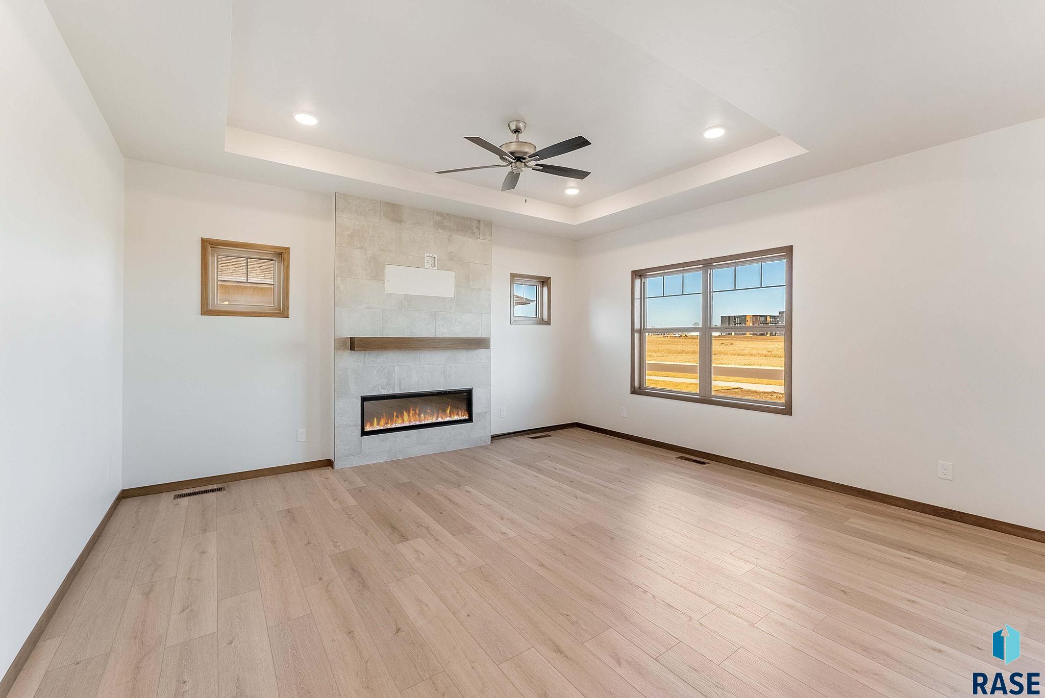 2400 E Tinley St Street, Brandon, South Dakota image 9