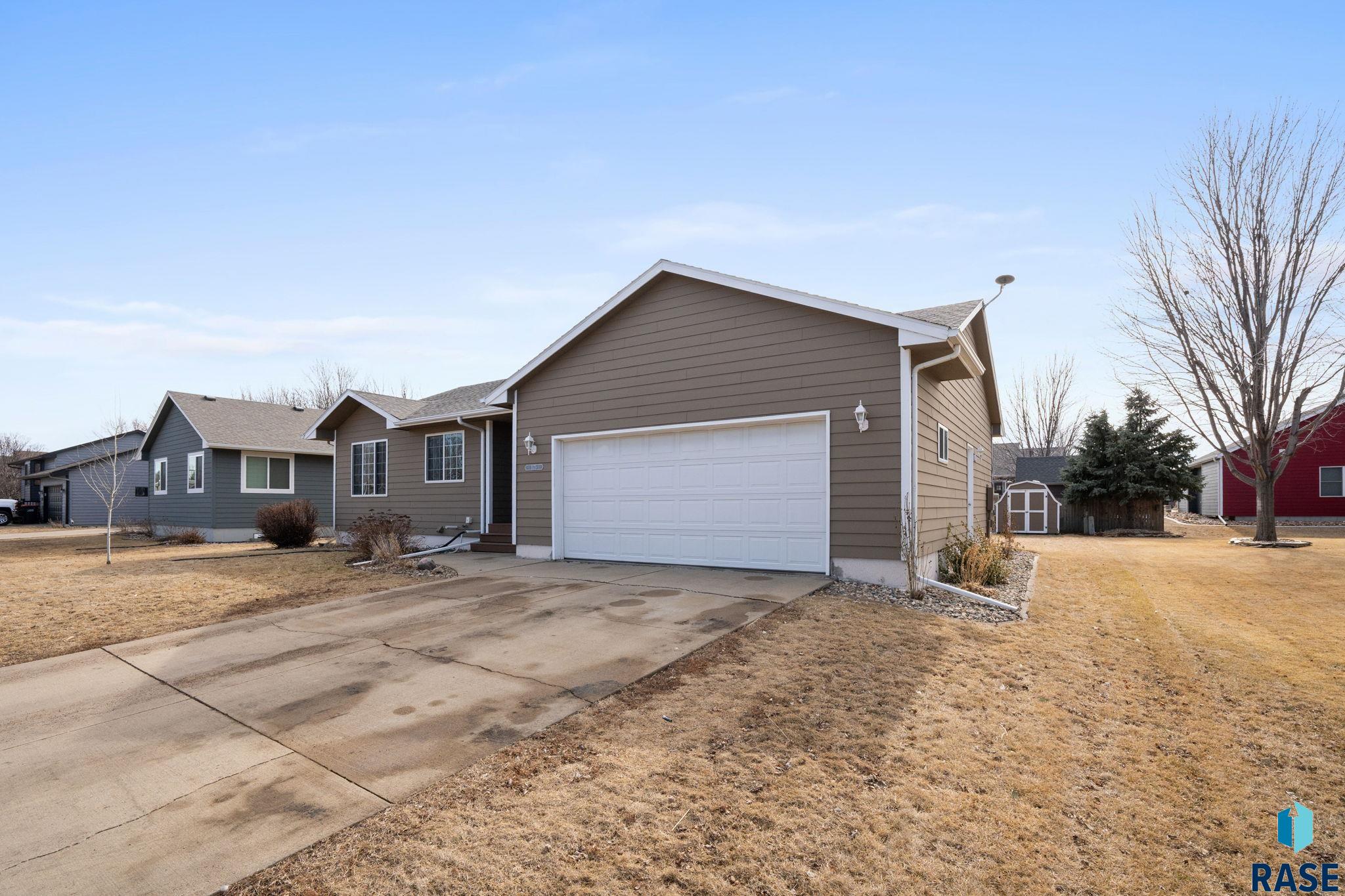 1175 Sunset Dr Drive, Beresford, South Dakota image 3