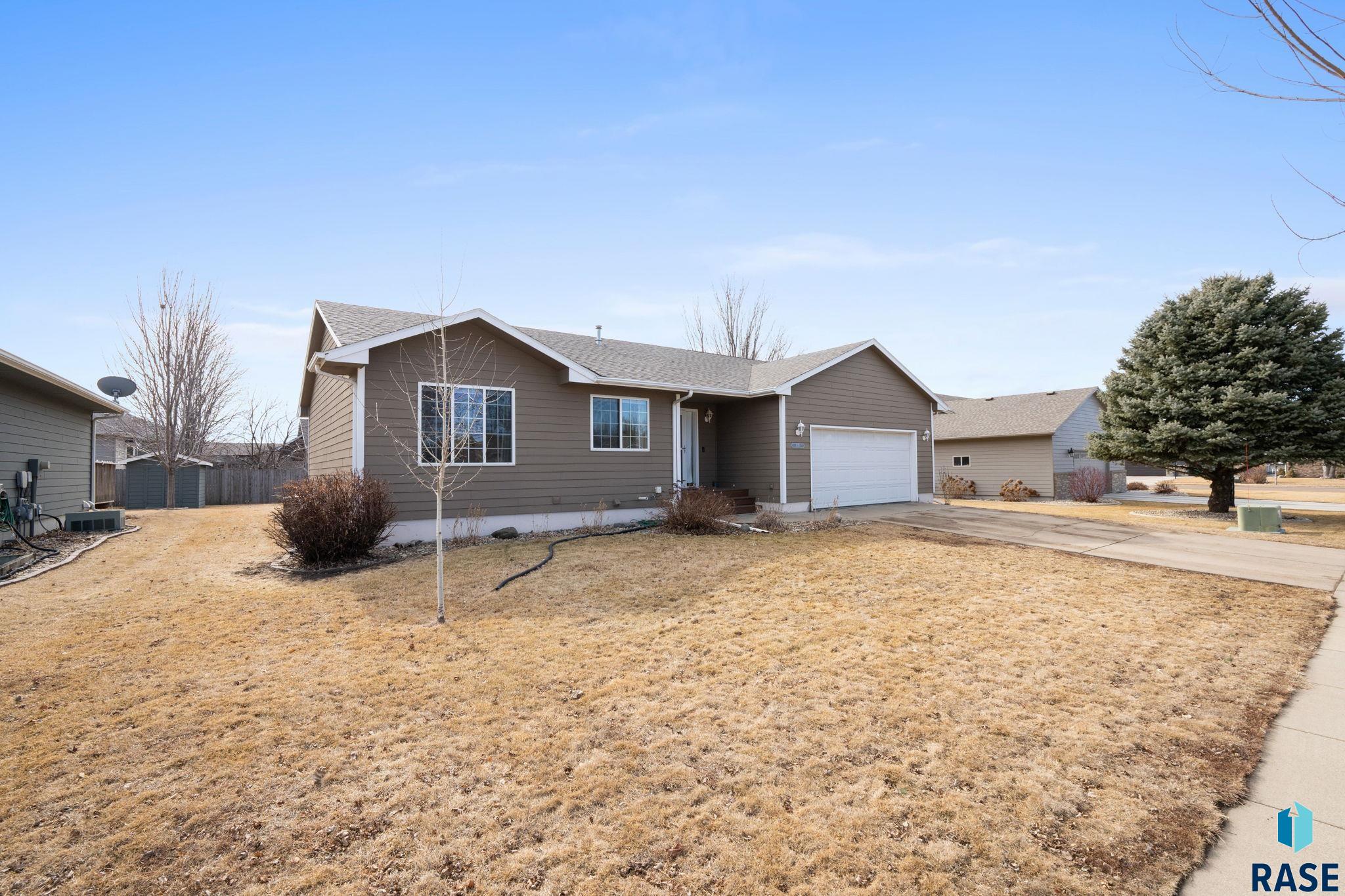 1175 Sunset Dr Drive, Beresford, South Dakota image 2