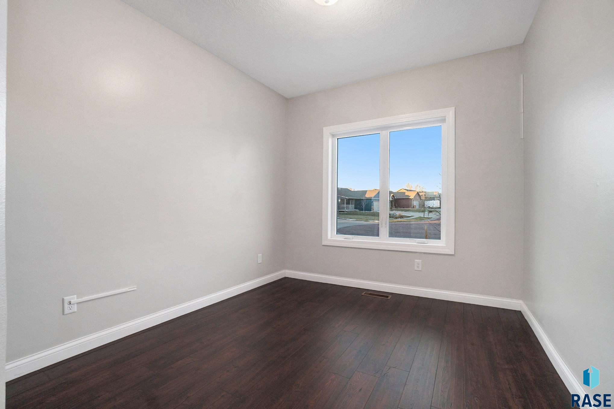 2405 E Yorkshire St Street, Sioux Falls, New Jersey image 20